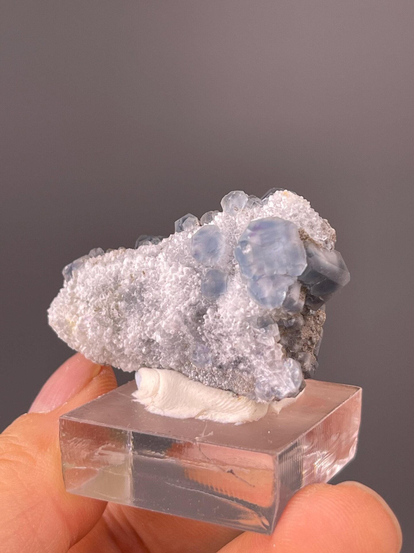 Side view of blue fluorite cluster