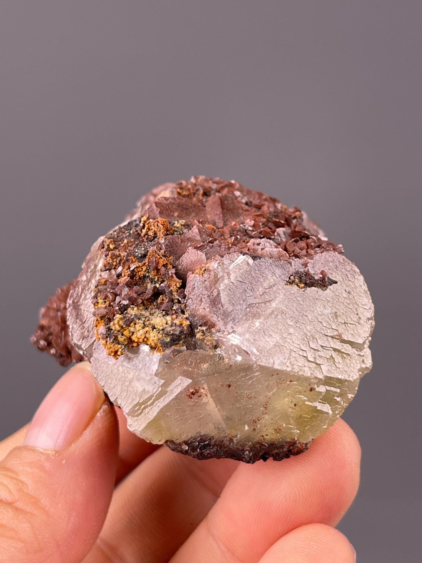 Vitreous luster on calcite tower crystal faces