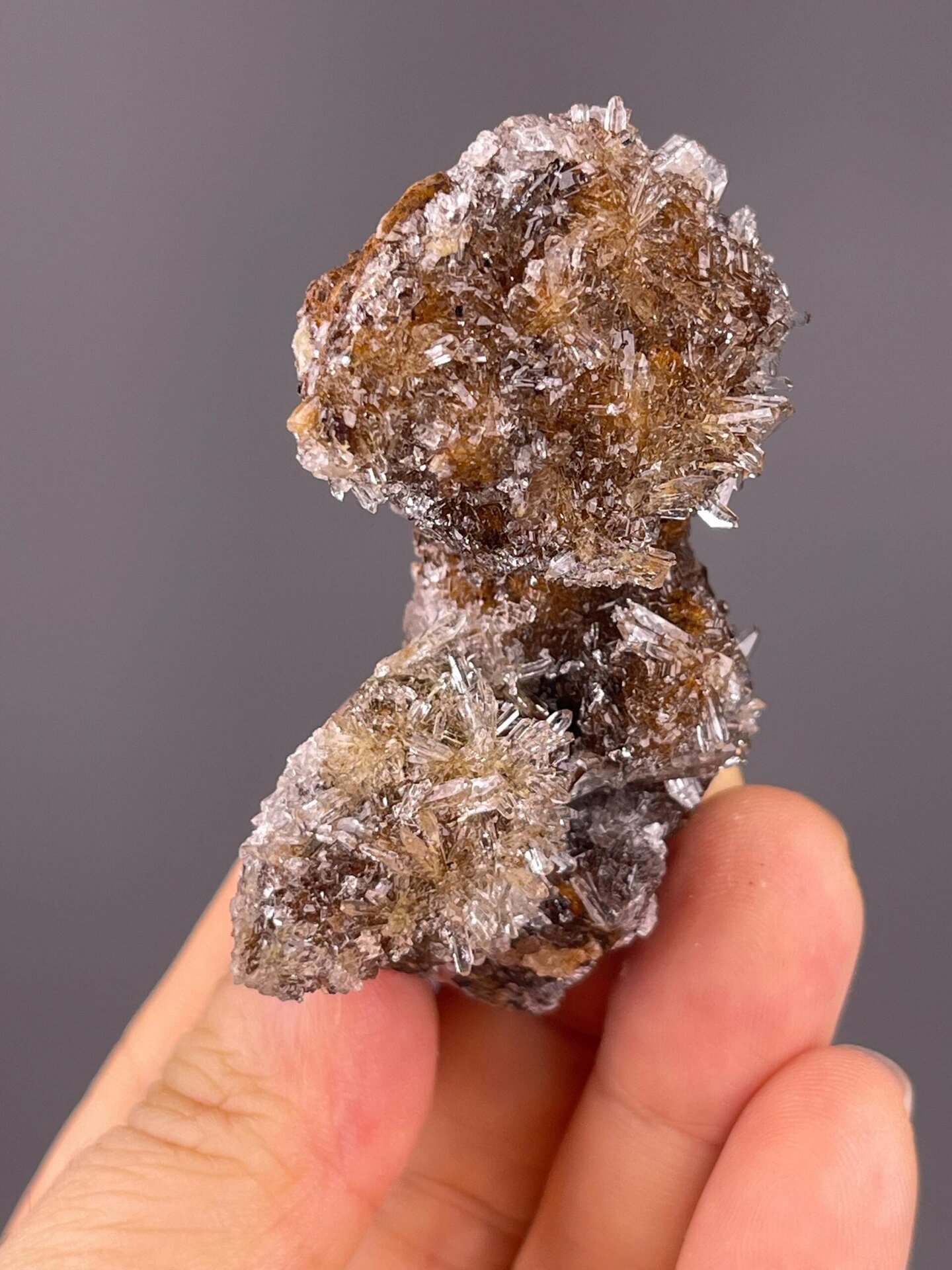 Back view of gypsum flower cluster base