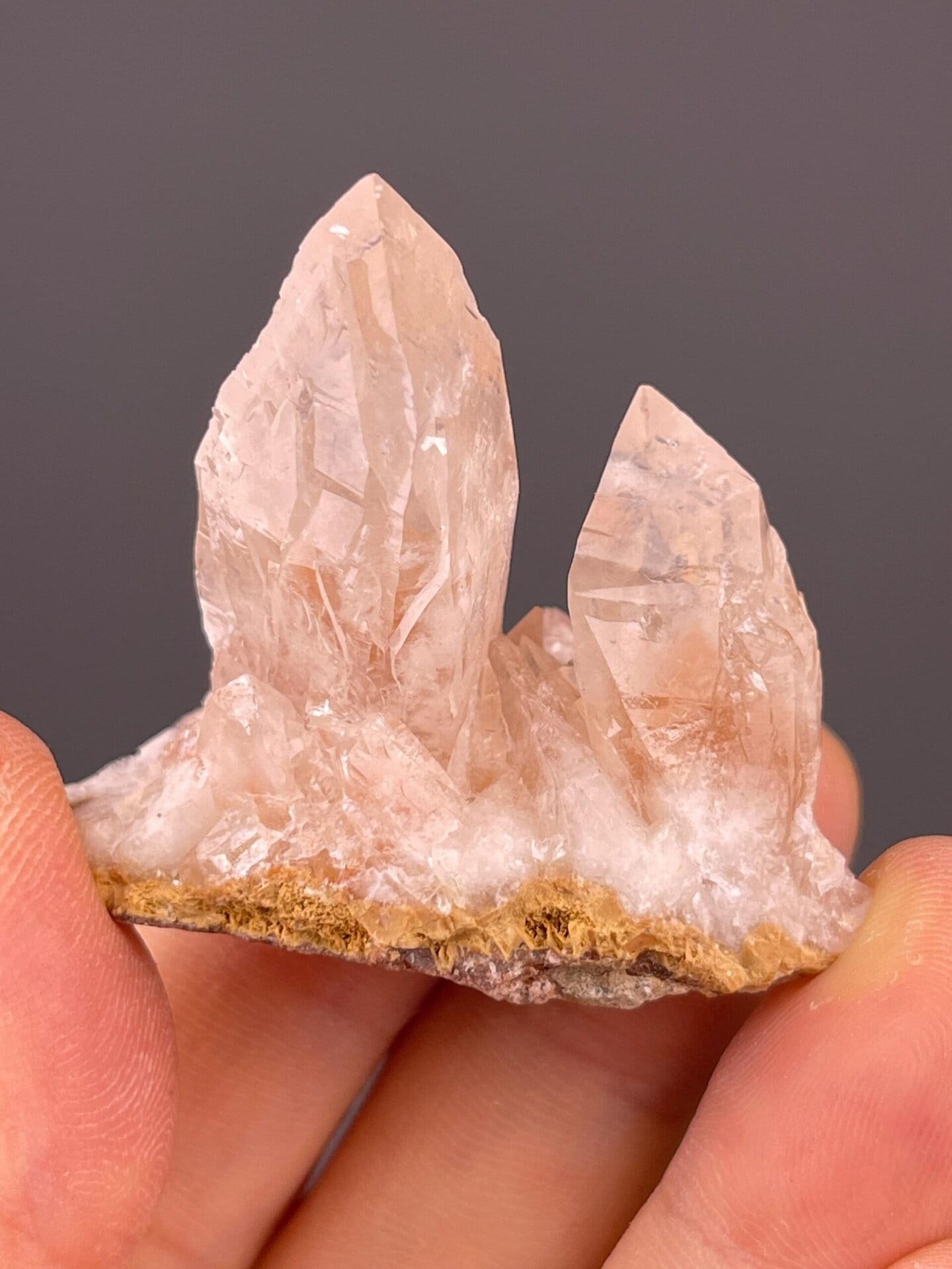 Scale reference of QR code pattern fluorite from Guizhou
