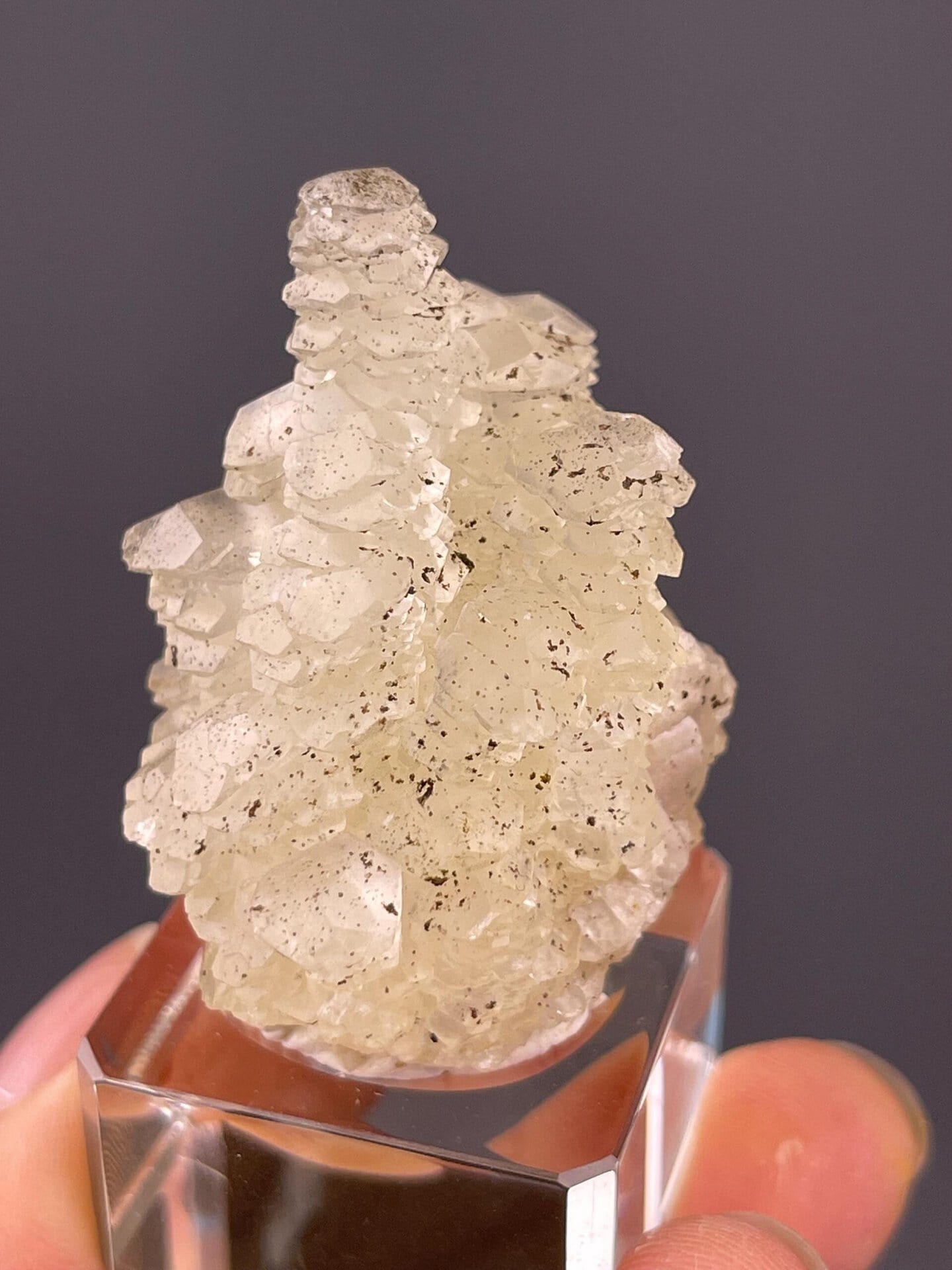 Vitreous luster on smooth calcite tower faces