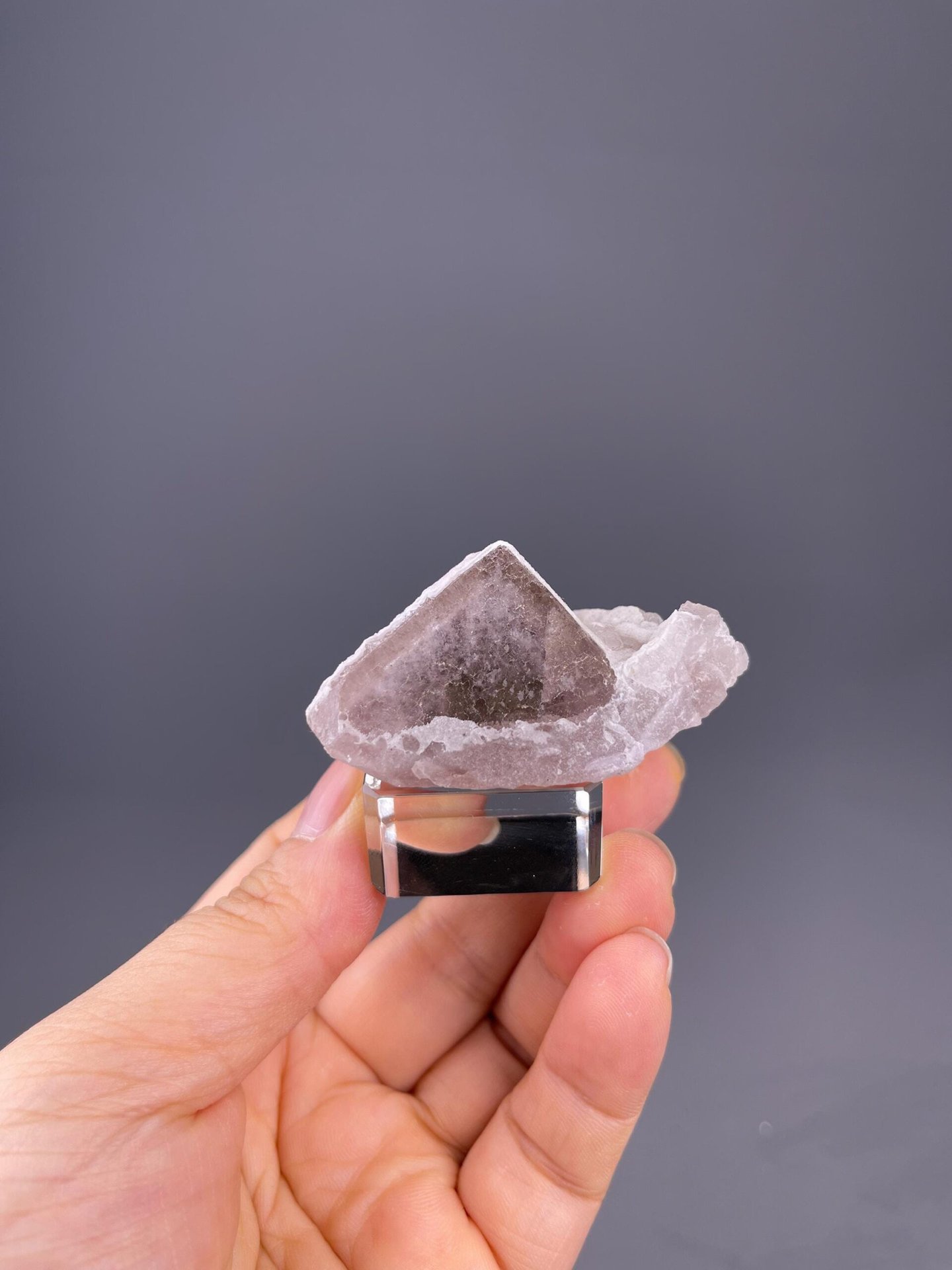 Front view of purple fluorite showing QR-code pattern, 2.1×1.4×1 in