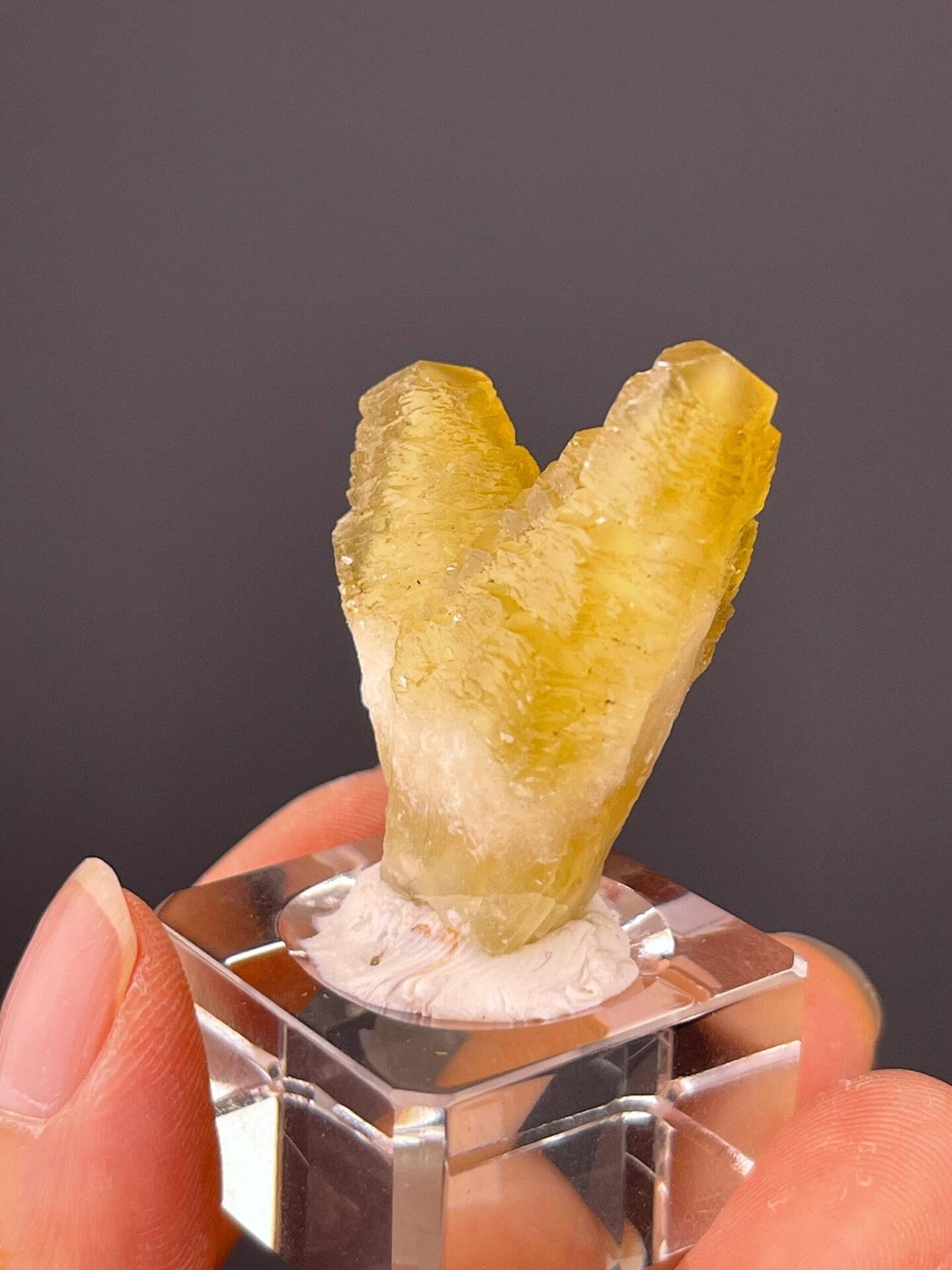 Side view of double-terminated calcite crystal