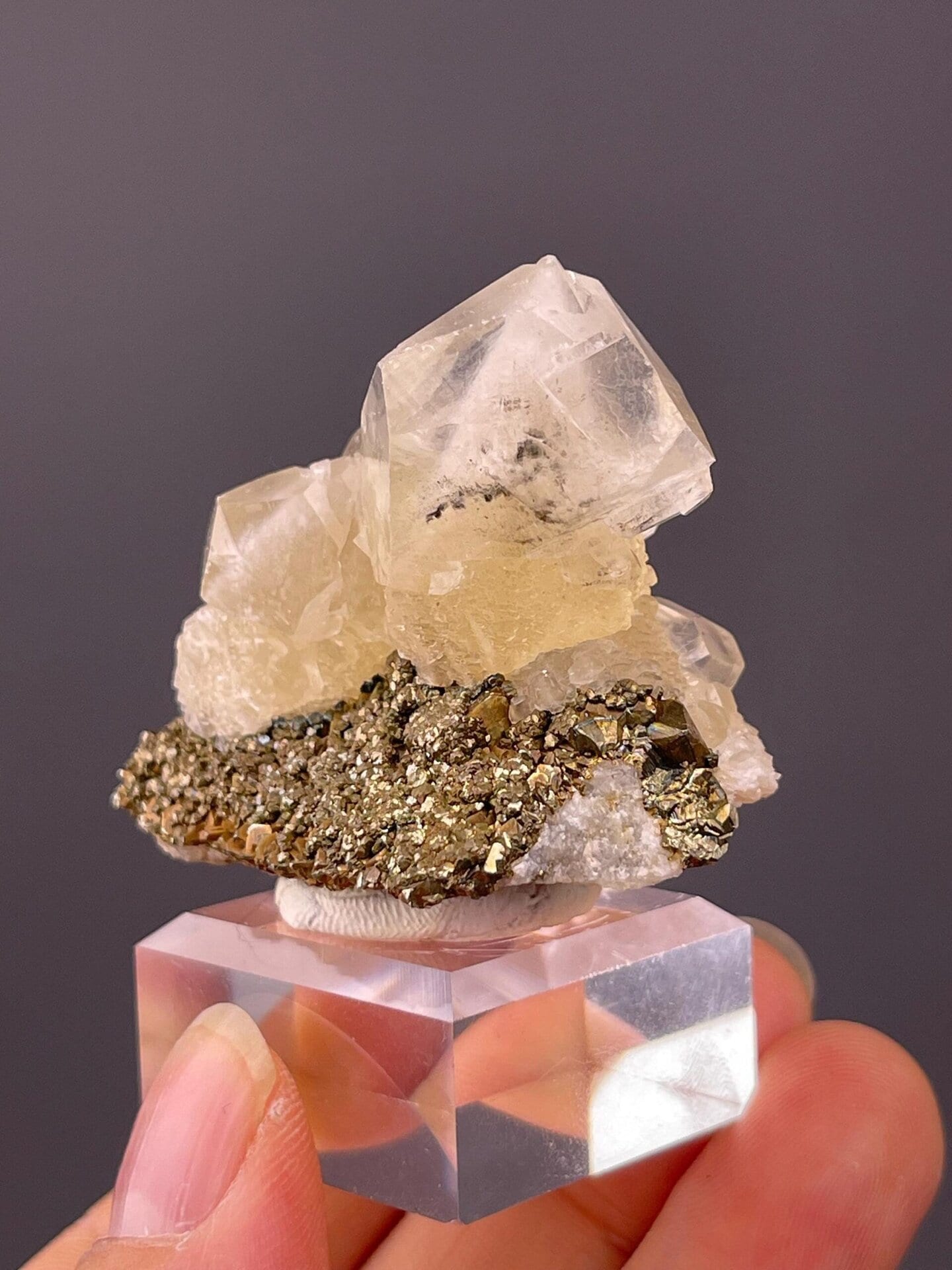Top view of calcite and pyrite arrangement, Chenzhou Mine