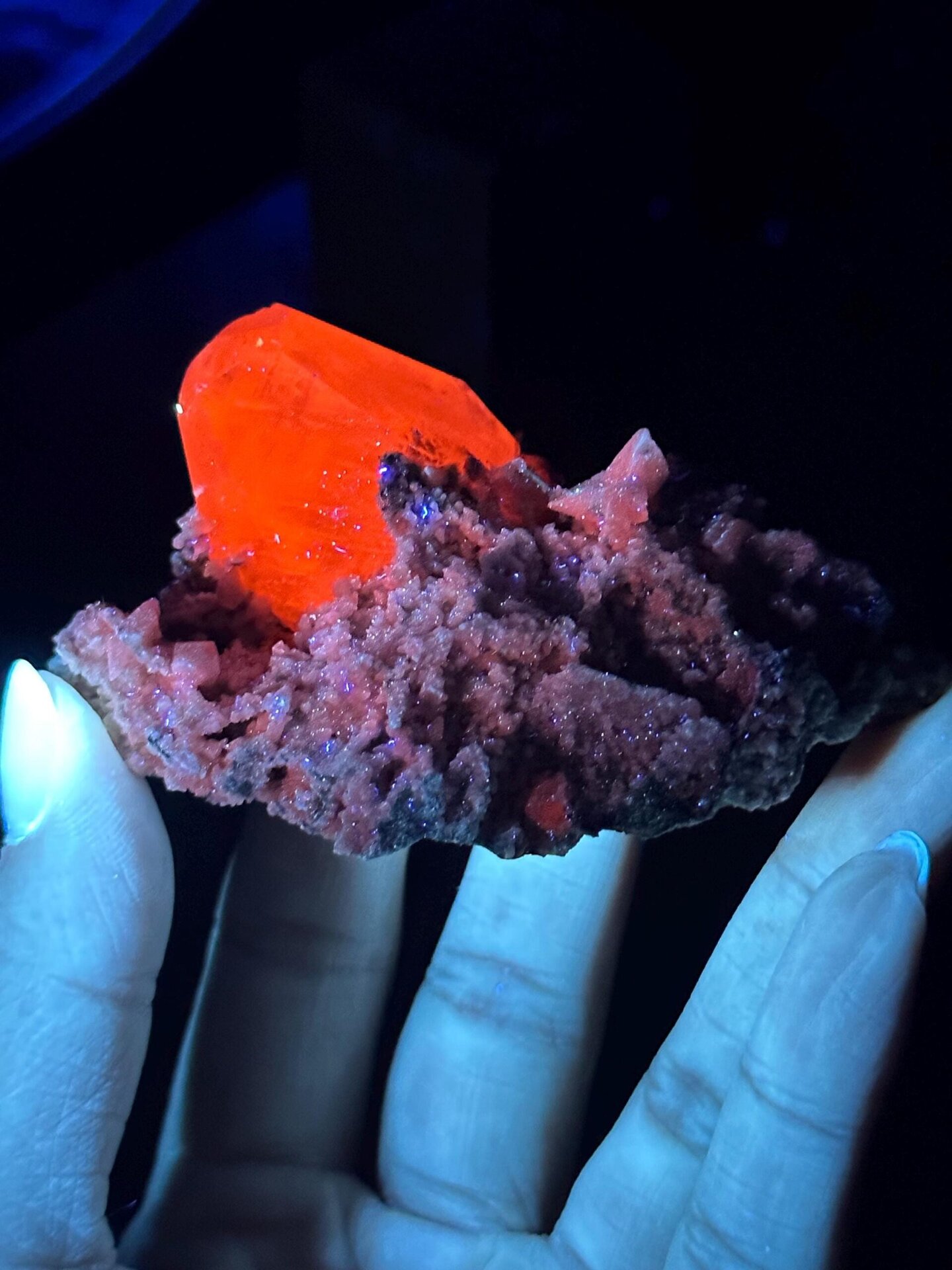 Fluorescent calcite cluster from Hunan, China, UV reactive
