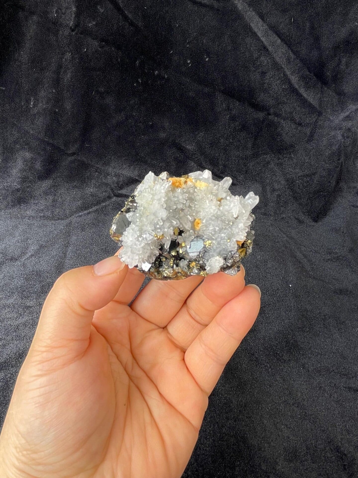 Flower-like sphalerite quartz cluster formation, China