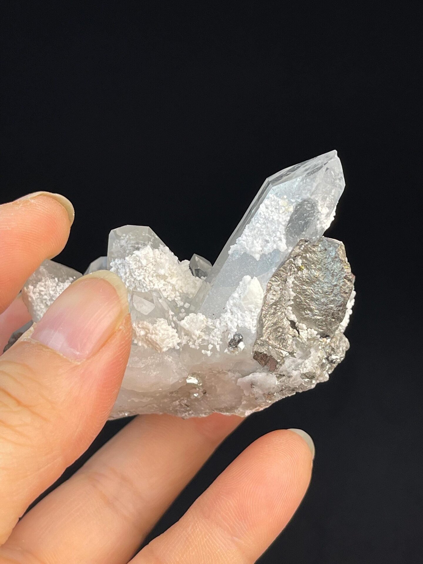Triple mineral quartz cassiterite fluorite displaying vitreous luster