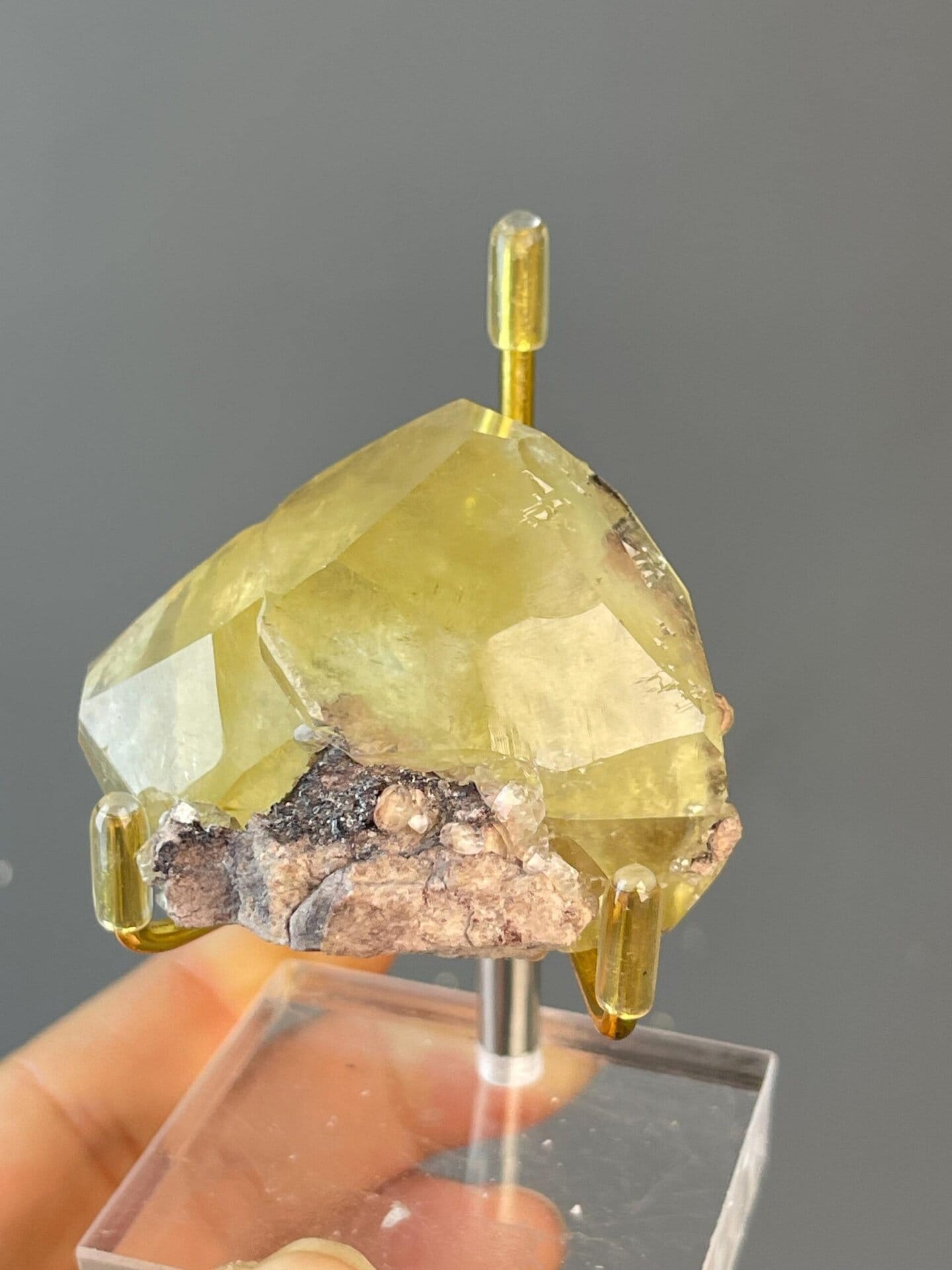 Yellow calcite crystal displaying vitreous luster