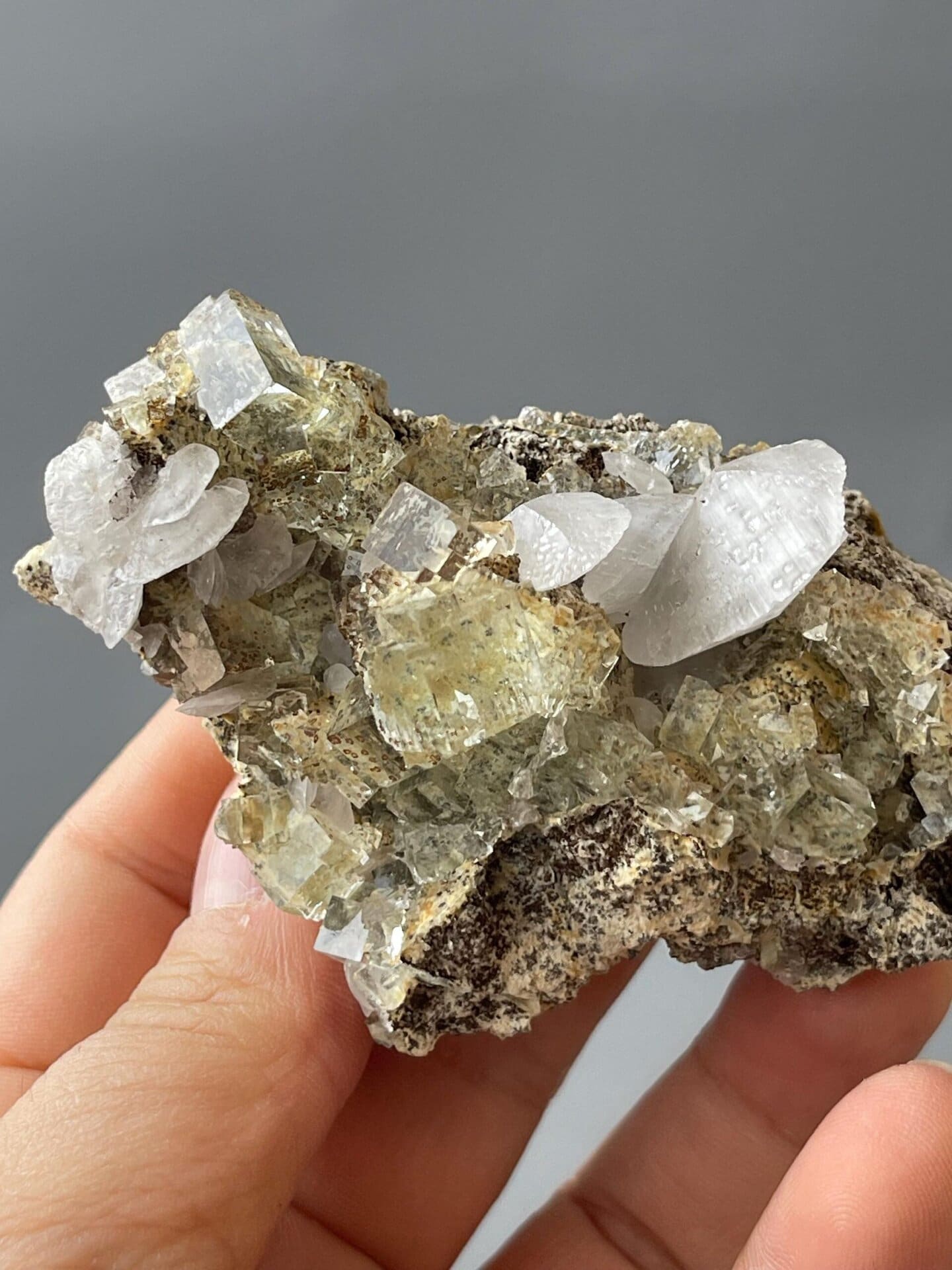Unique fluorite growth pattern from Xianghualing Mine, Hunan