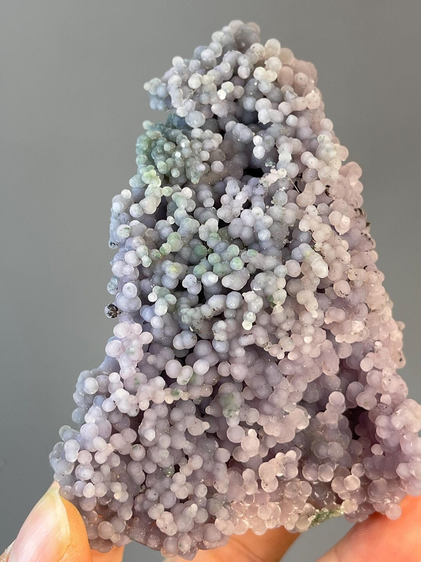 Scale view of 3.0x1.0x2.0 in multicolor grape agate