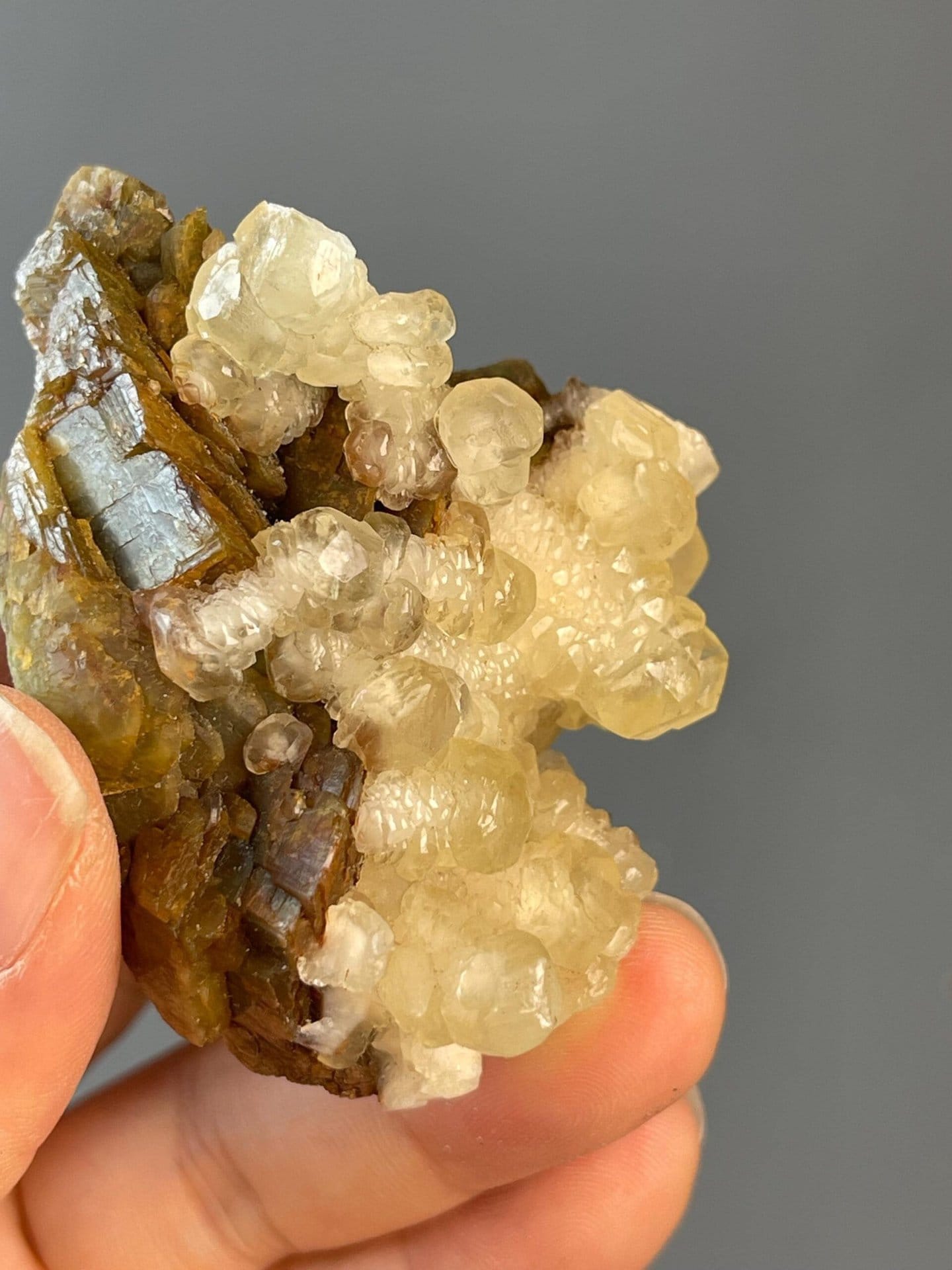 Scale view of 2.0x1.0x1.9 in calcite droplet specimen