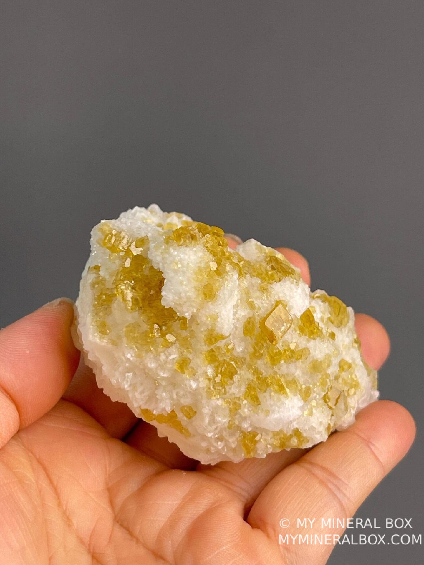 Side view of barite quartz crystal cluster, Jiangxi, China