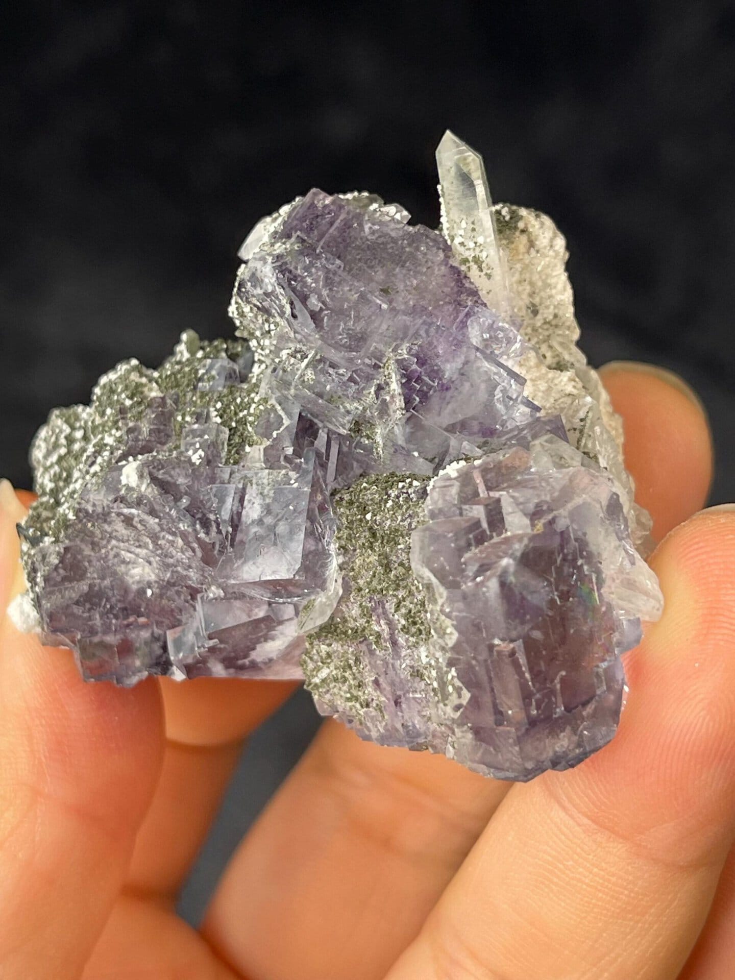 Side view of purple fluorite quartz twin cluster, Yaogangxian