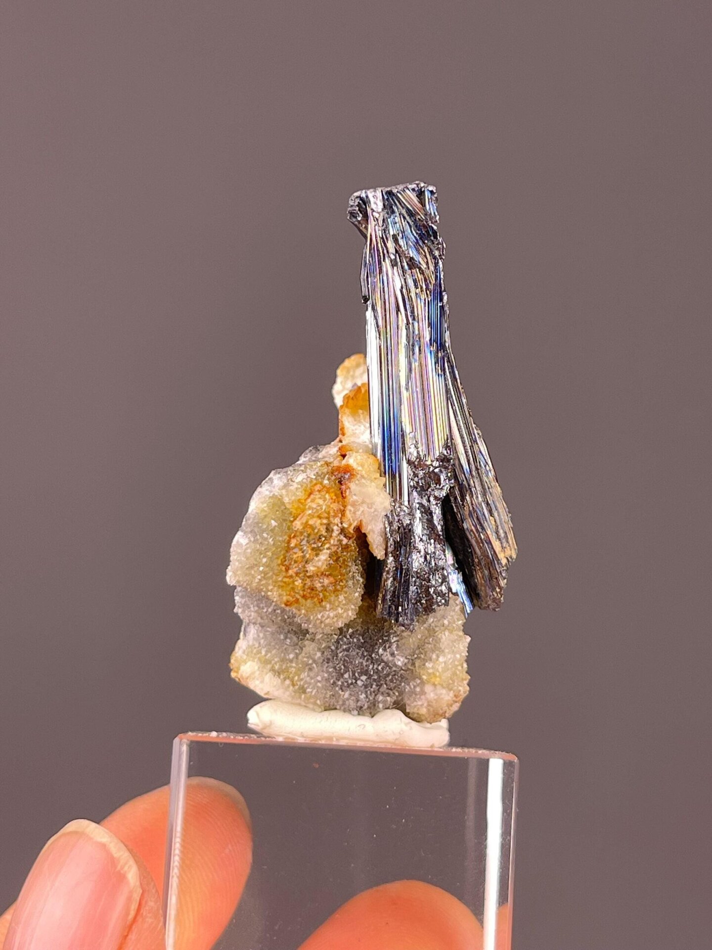 Stibnite Sb2S3 orthorhombic single crystal, Hunan, China