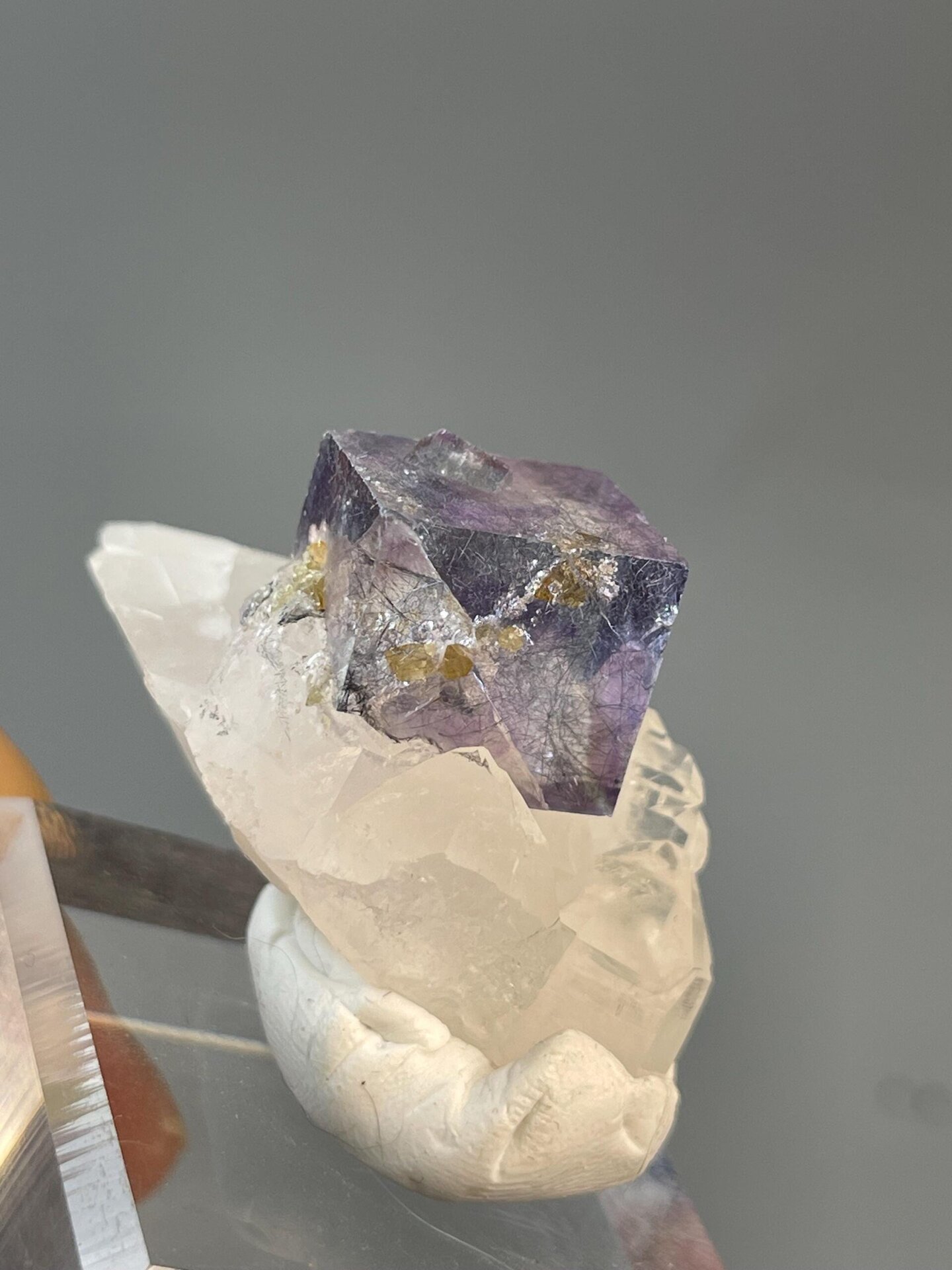 Fluorite CaF2 twin crystal with purple phantoms, Hunan