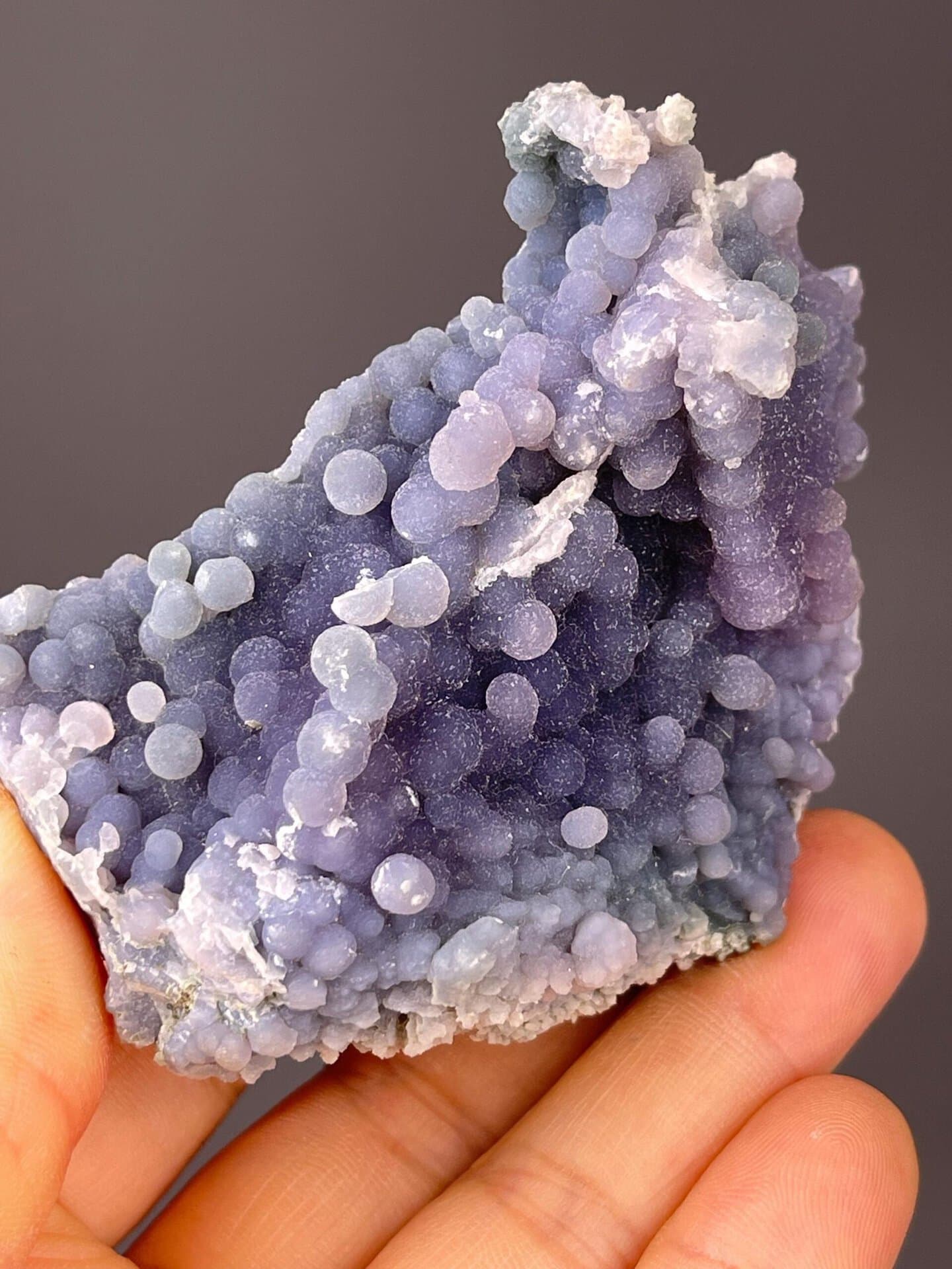 Violet Agate specimen