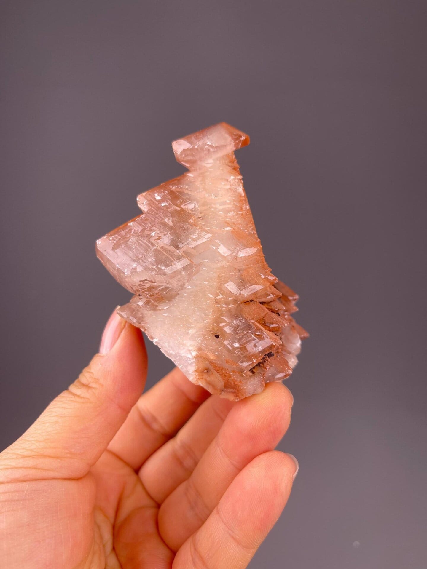 Calcite CaCO3 trigonal scalenohedral red iron oxide, Daye