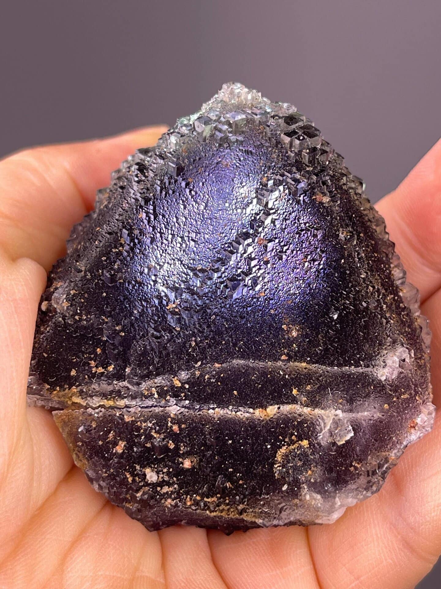 Two complementary fluorite CaF2 crystals from Fujian