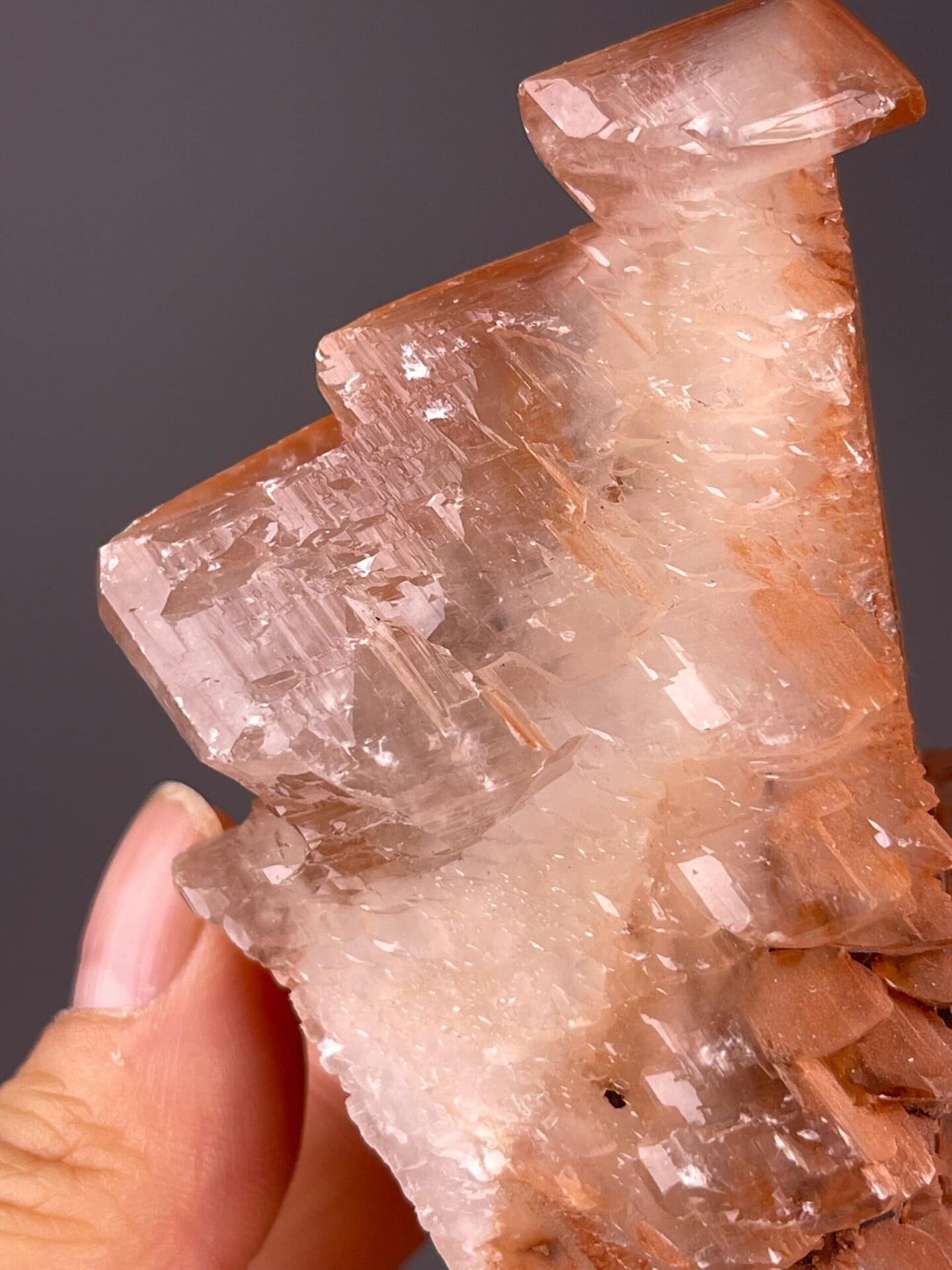 Top view of red scalenohedral calcite from Daye Mine