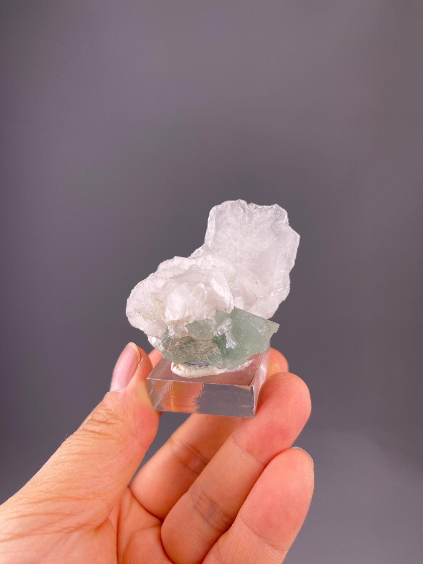 CaF₂ isometric green fluorite with associated white calcite