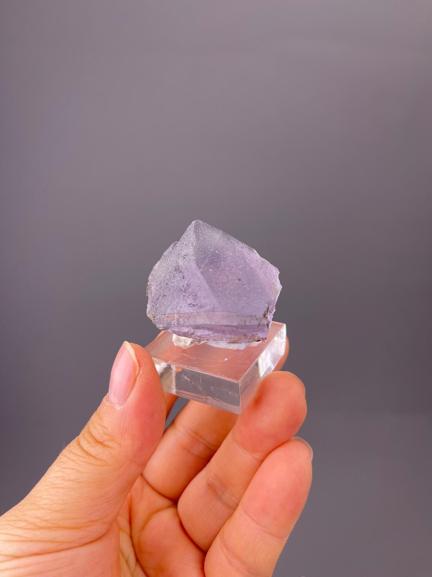 CaF₂ isometric fluorite with rare octahedral crystal habit