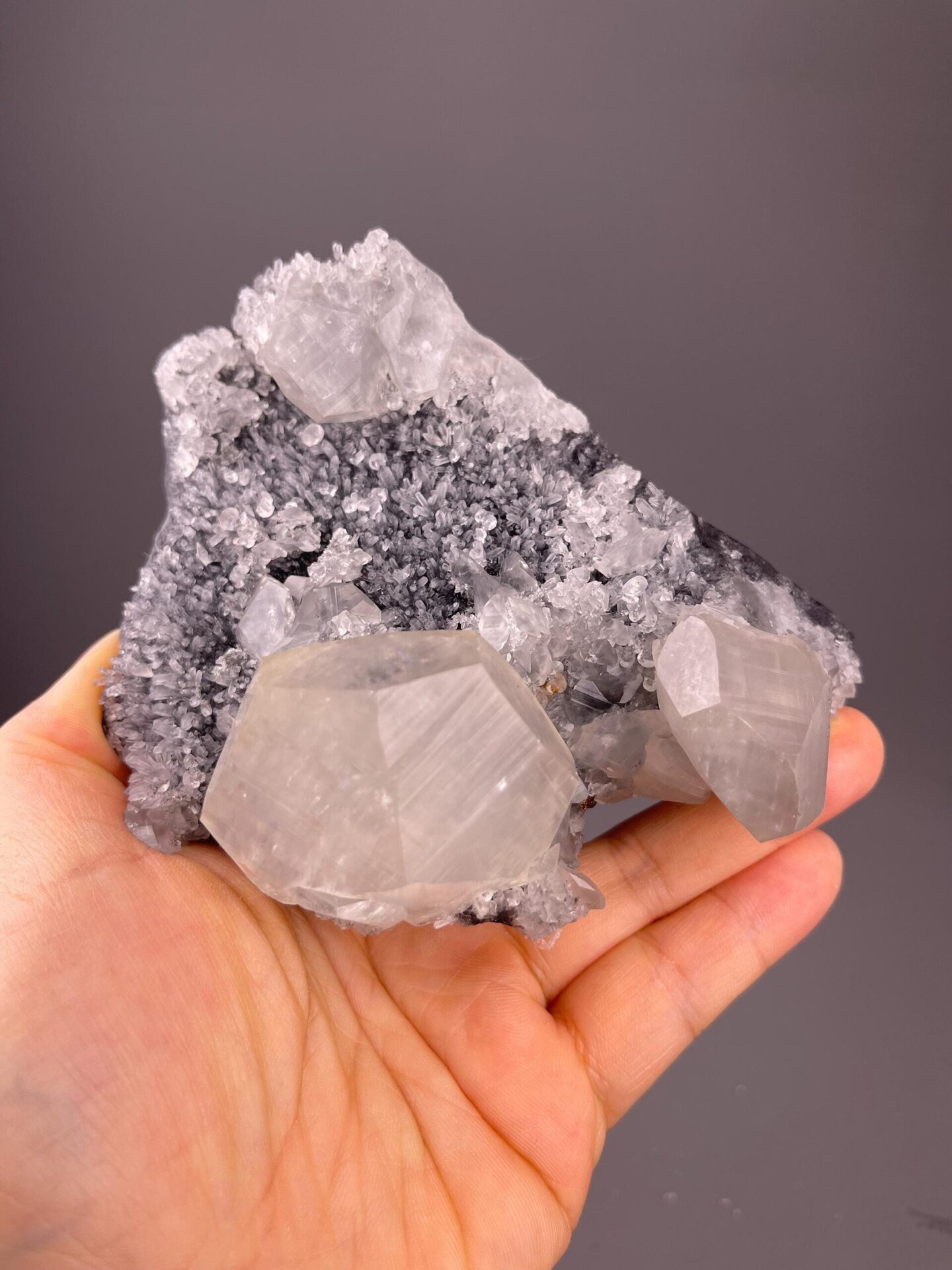 Triangular calcite crystal with scalenohedral habit from Fujian, China