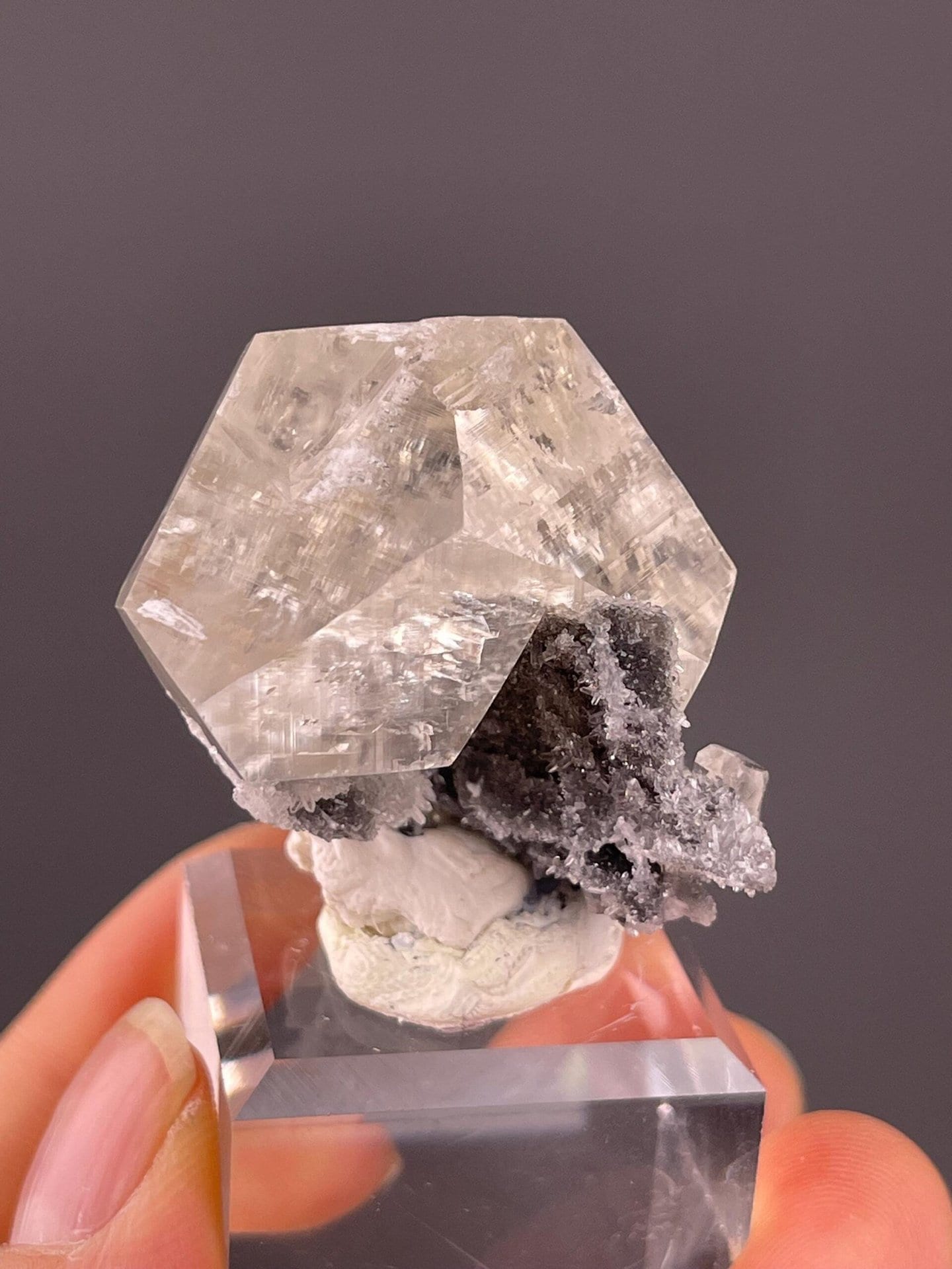 Calcite rhombohedron with vitreous luster, 1.06 oz