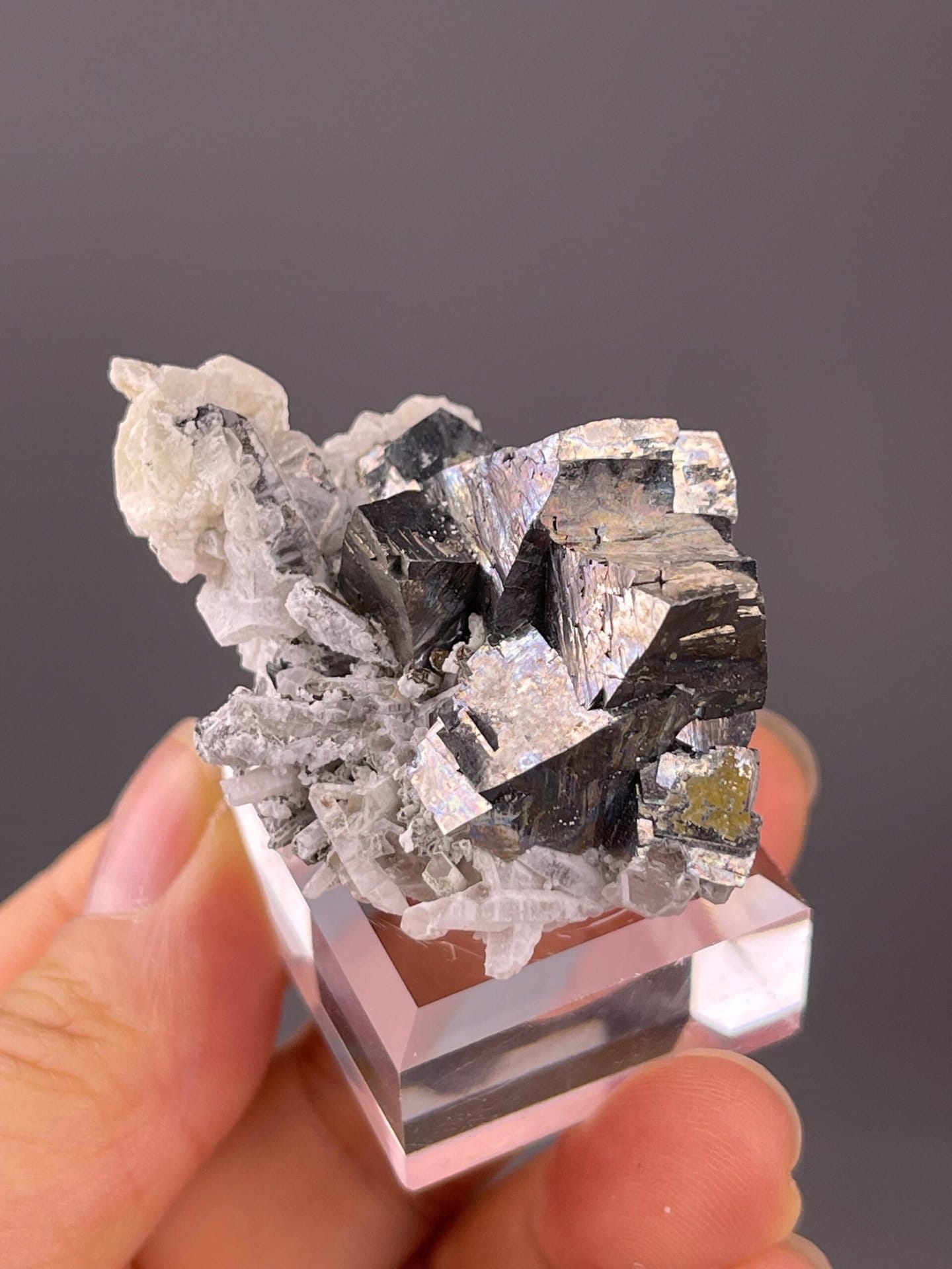 Angled view of arsenopyrite with quartz and calcite