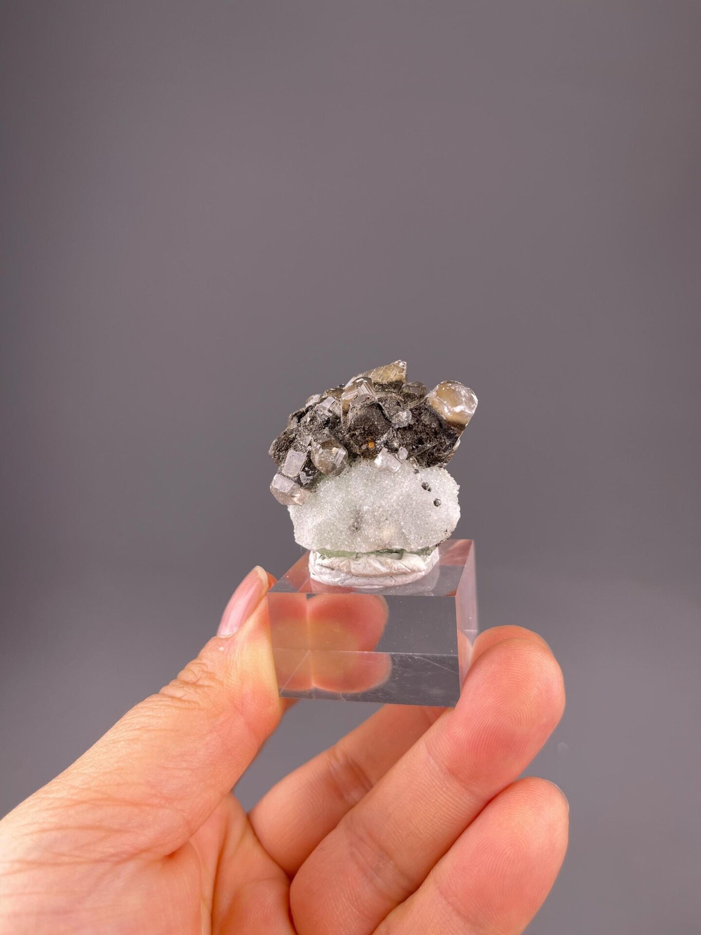 Quartz druse detail on green fluorite Fujian specimen