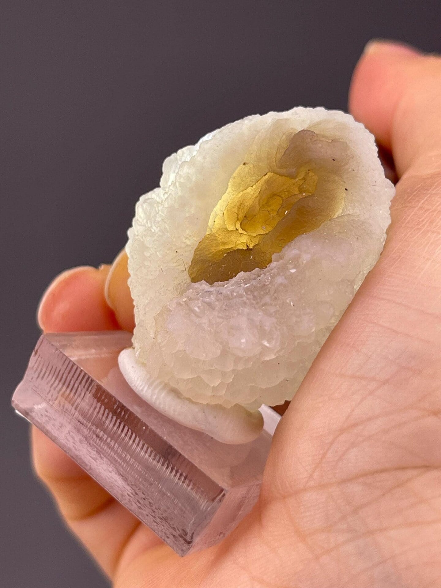 Angled view of Hunan agate geode specimen