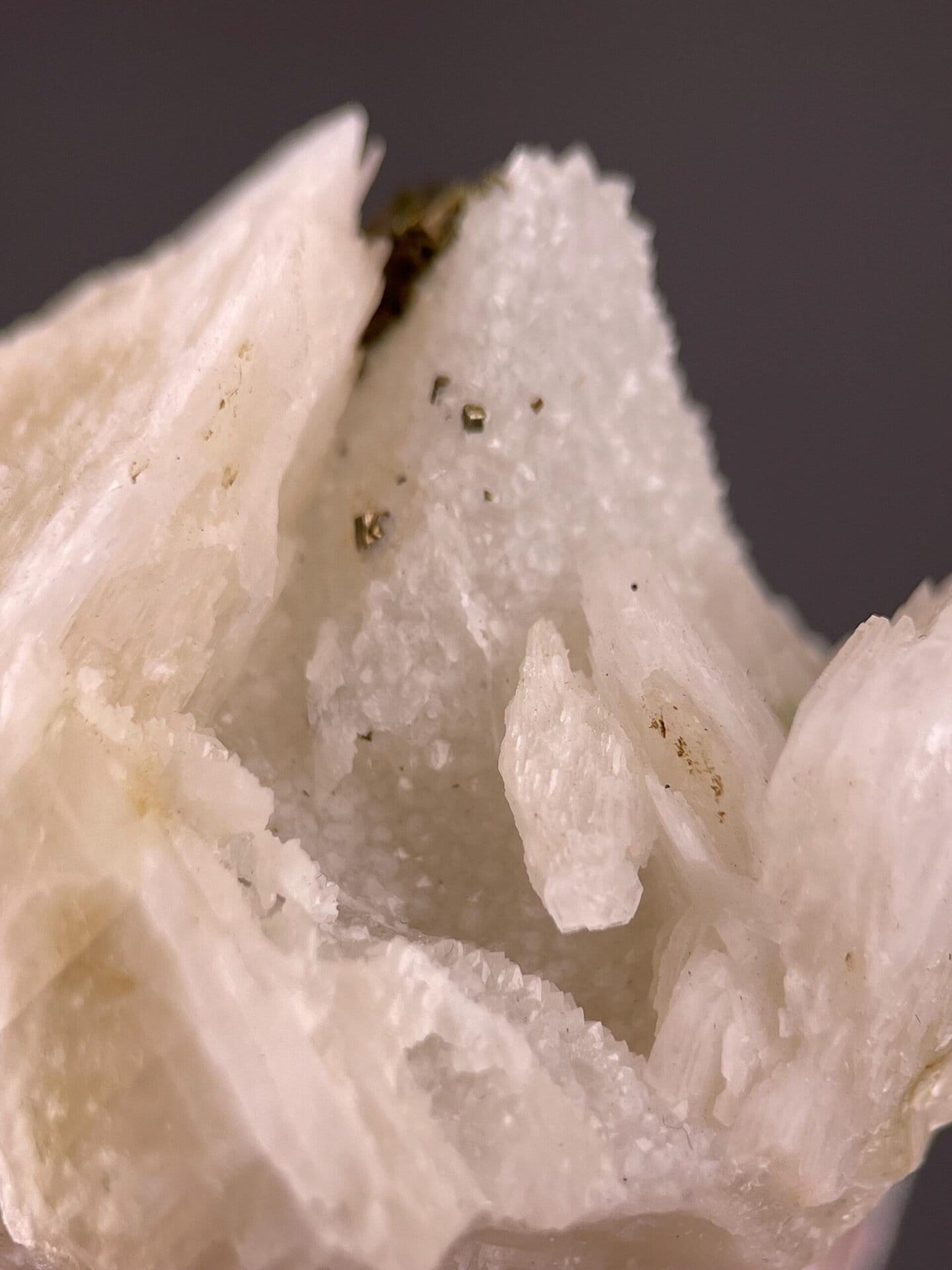 Pyrite quartz fluorite Fujian scale reference