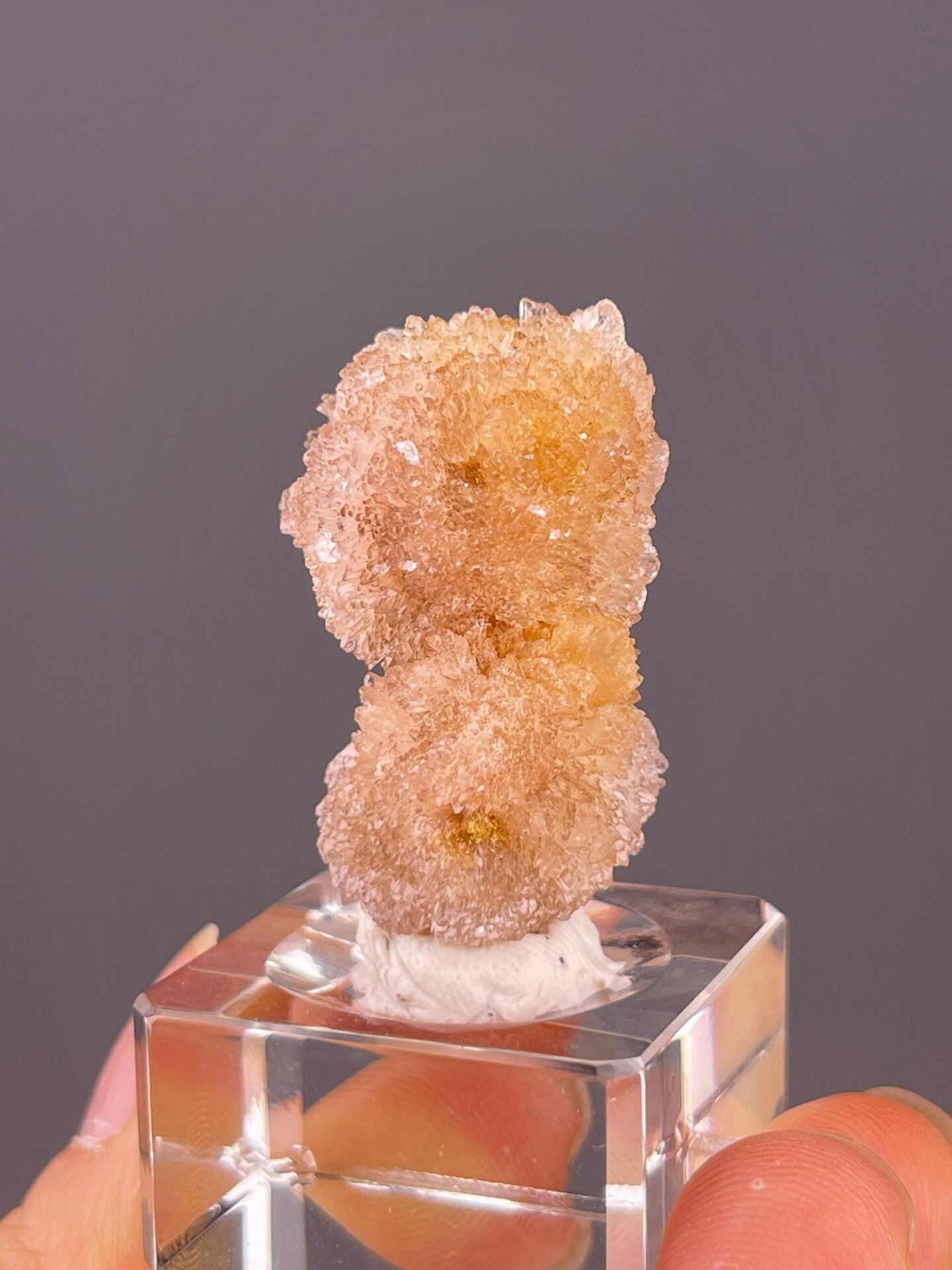 Front view of radiating gypsum needle crystal clusters