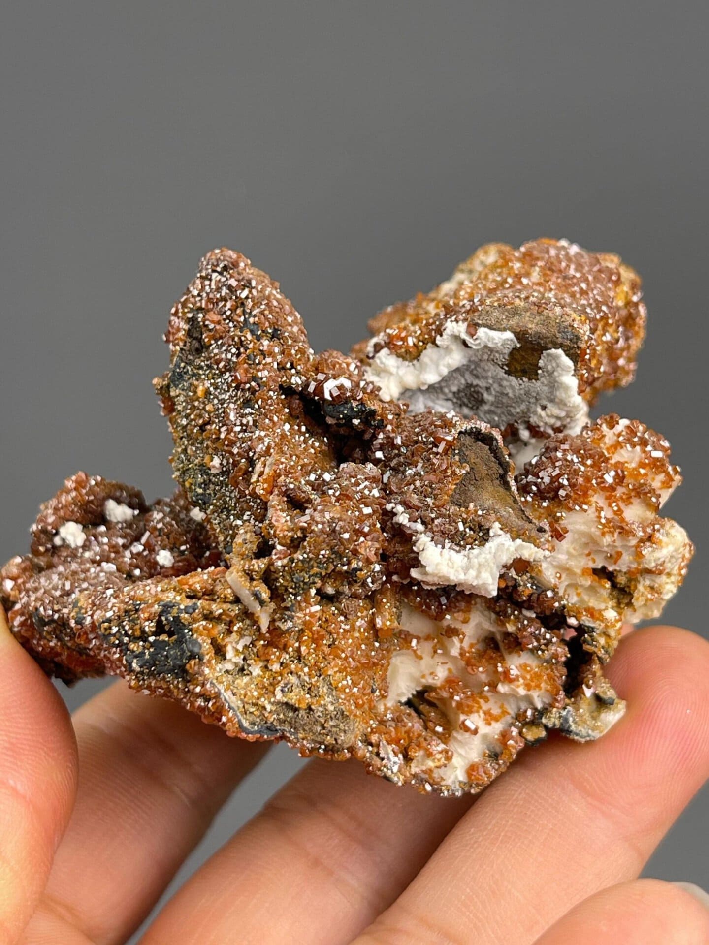 Sharp hexagonal vanadinite prisms detail