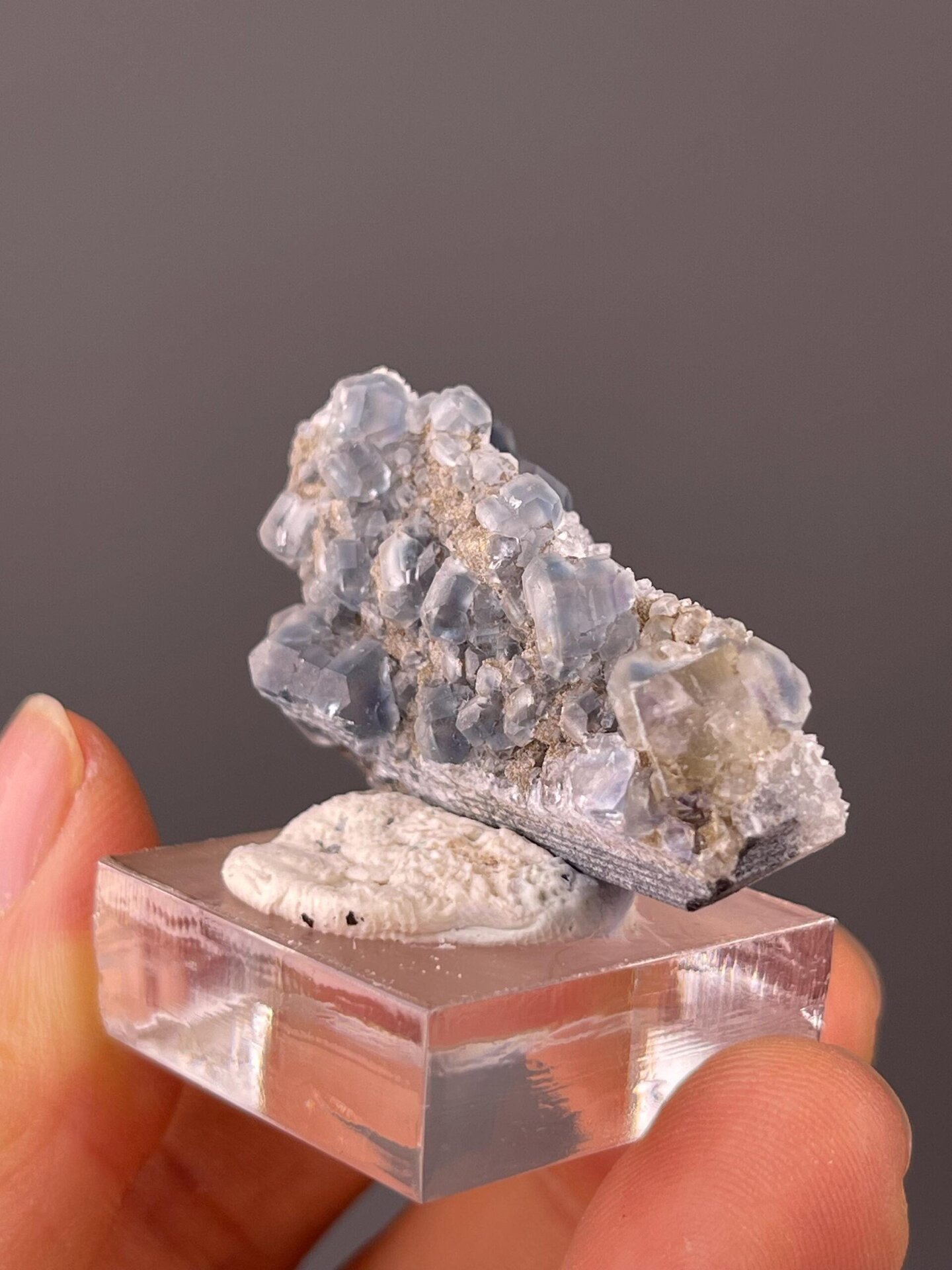 Back view of tanzanite-blue fluorite cluster