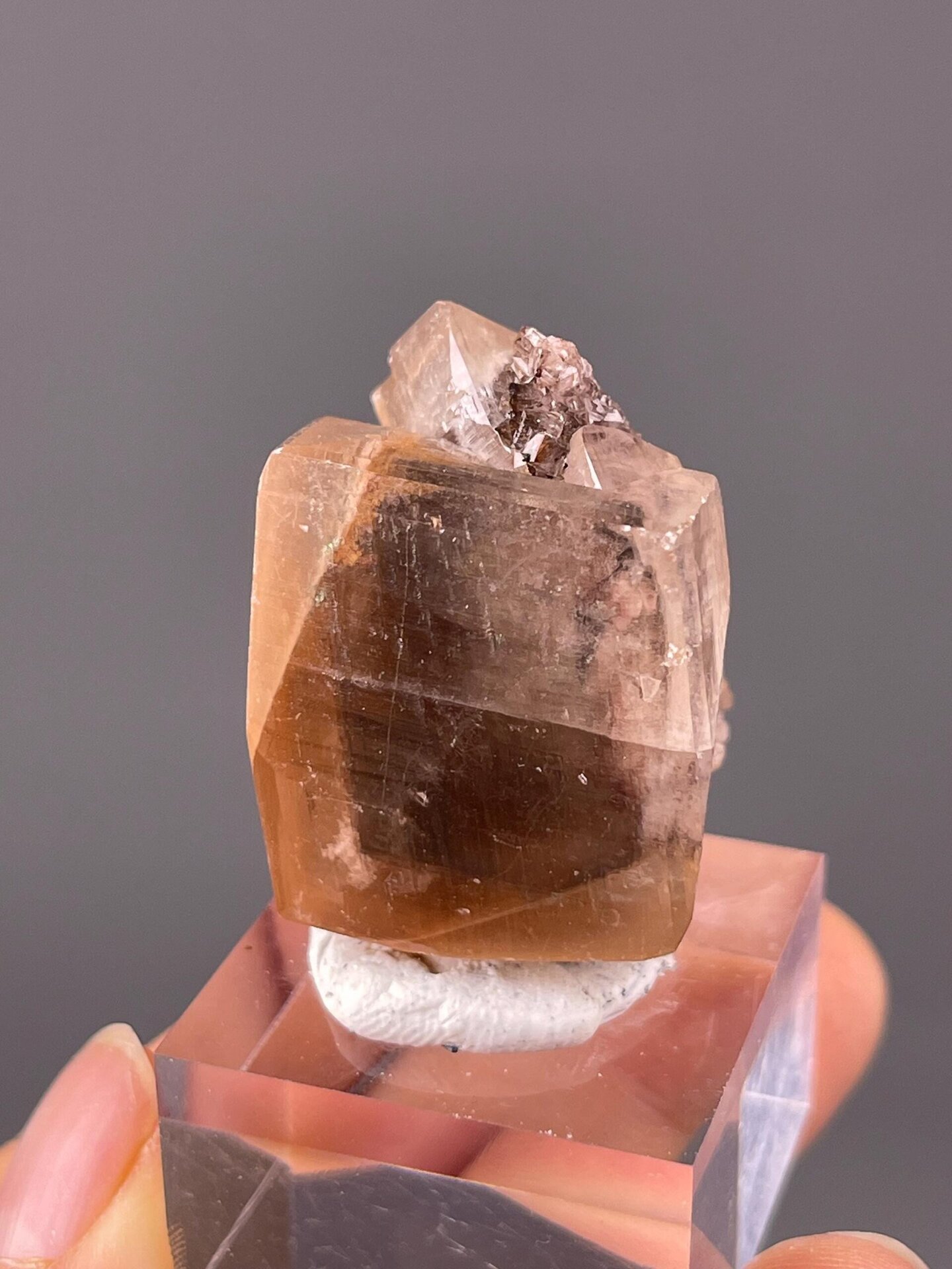 Side view of honey calcite geode from Hubei