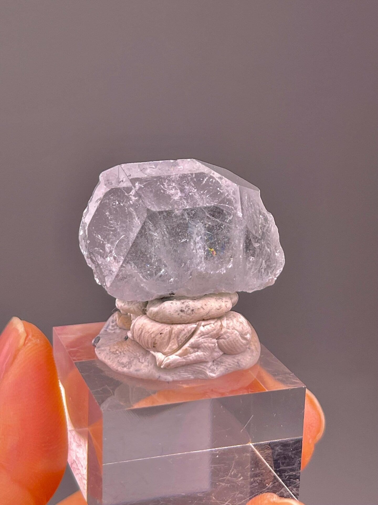 Back view of aquamarine crystal specimen
