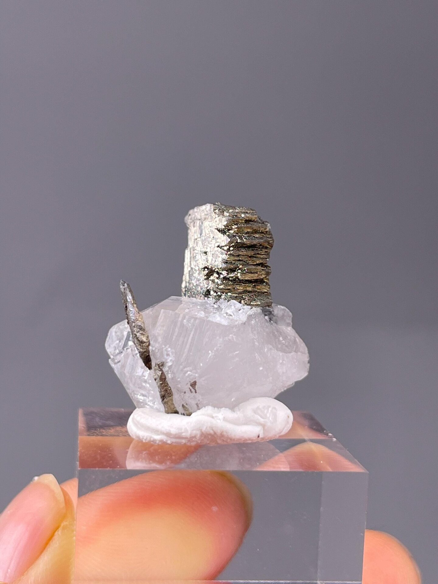 Chalcopyrite specimen