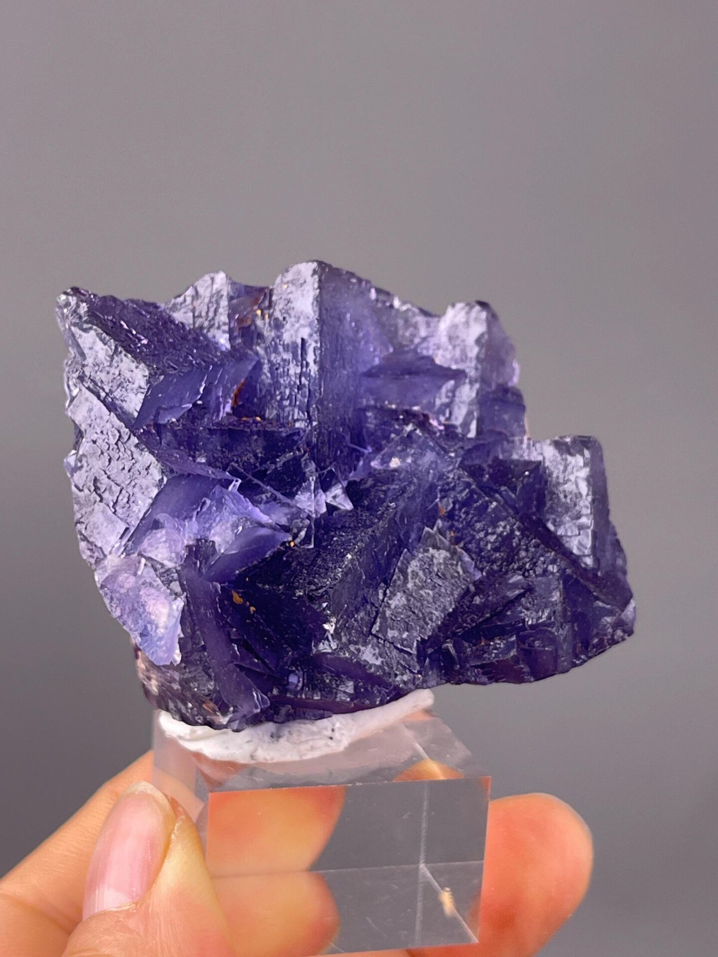 Side view of fluorite cluster from Guizhou Province