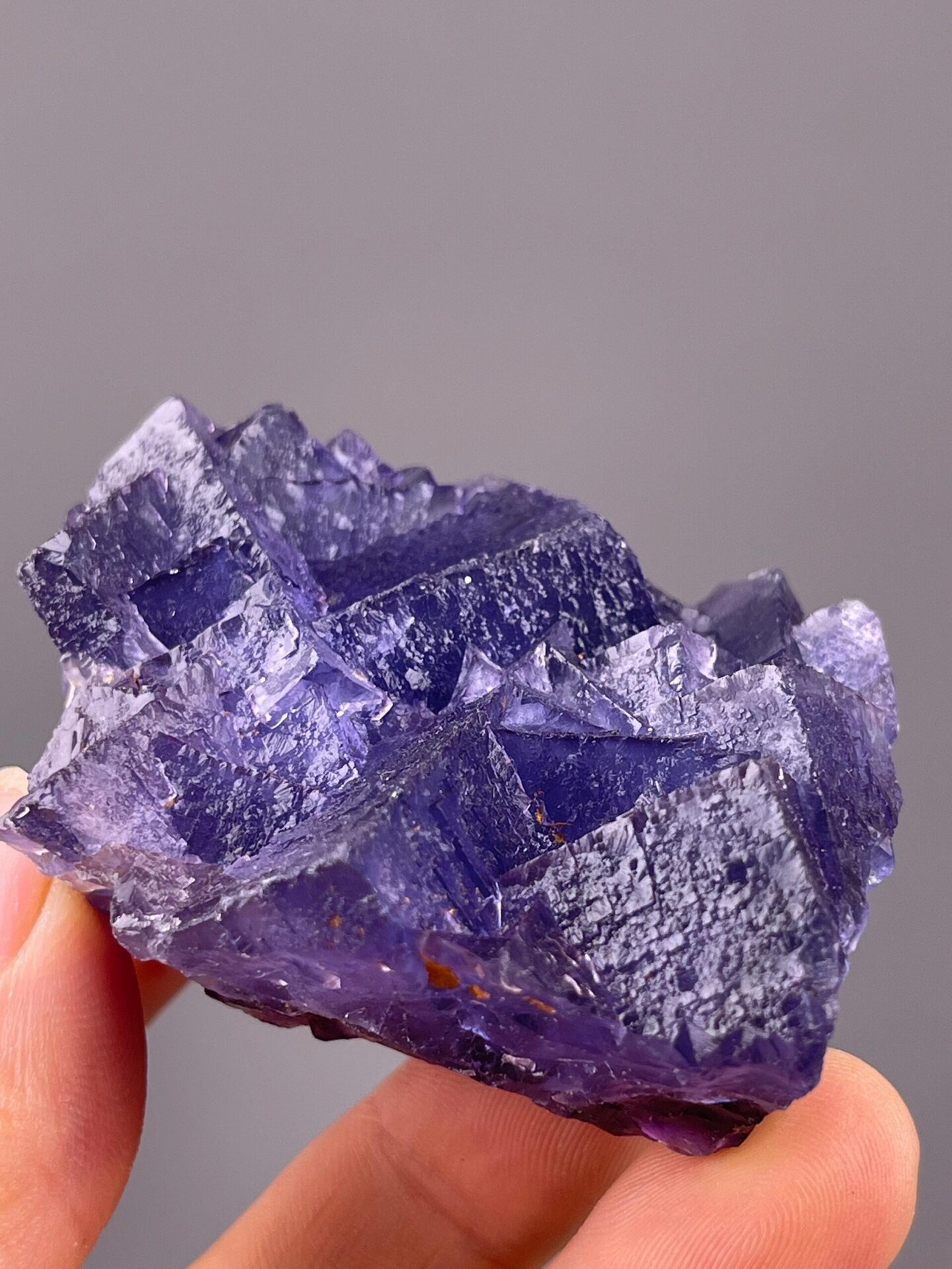 Top view of cubic fluorite crystal arrangement