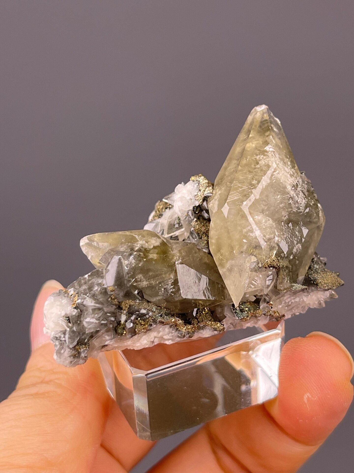Side view of double-terminated calcite crystal