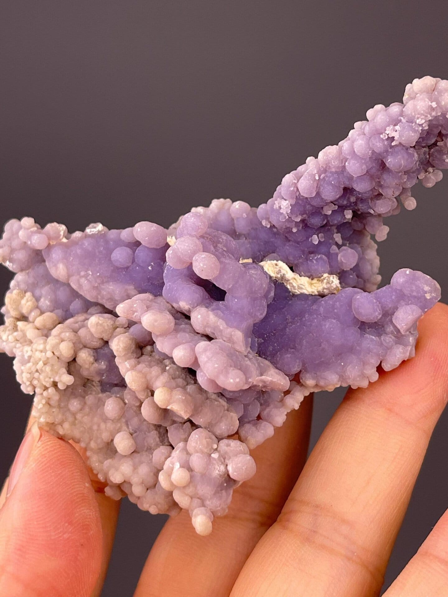 Back base view of grape agate cluster
