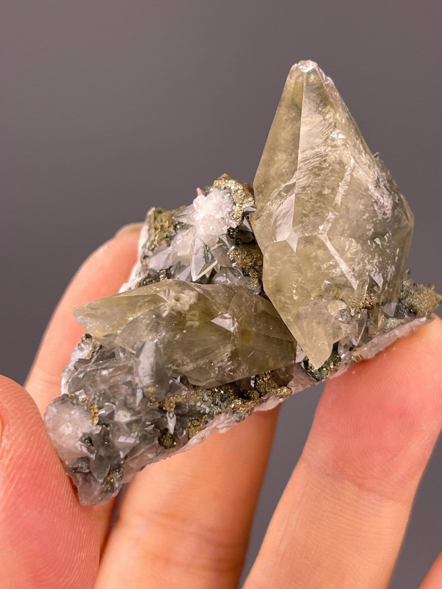 Back view of double-terminated calcite specimen