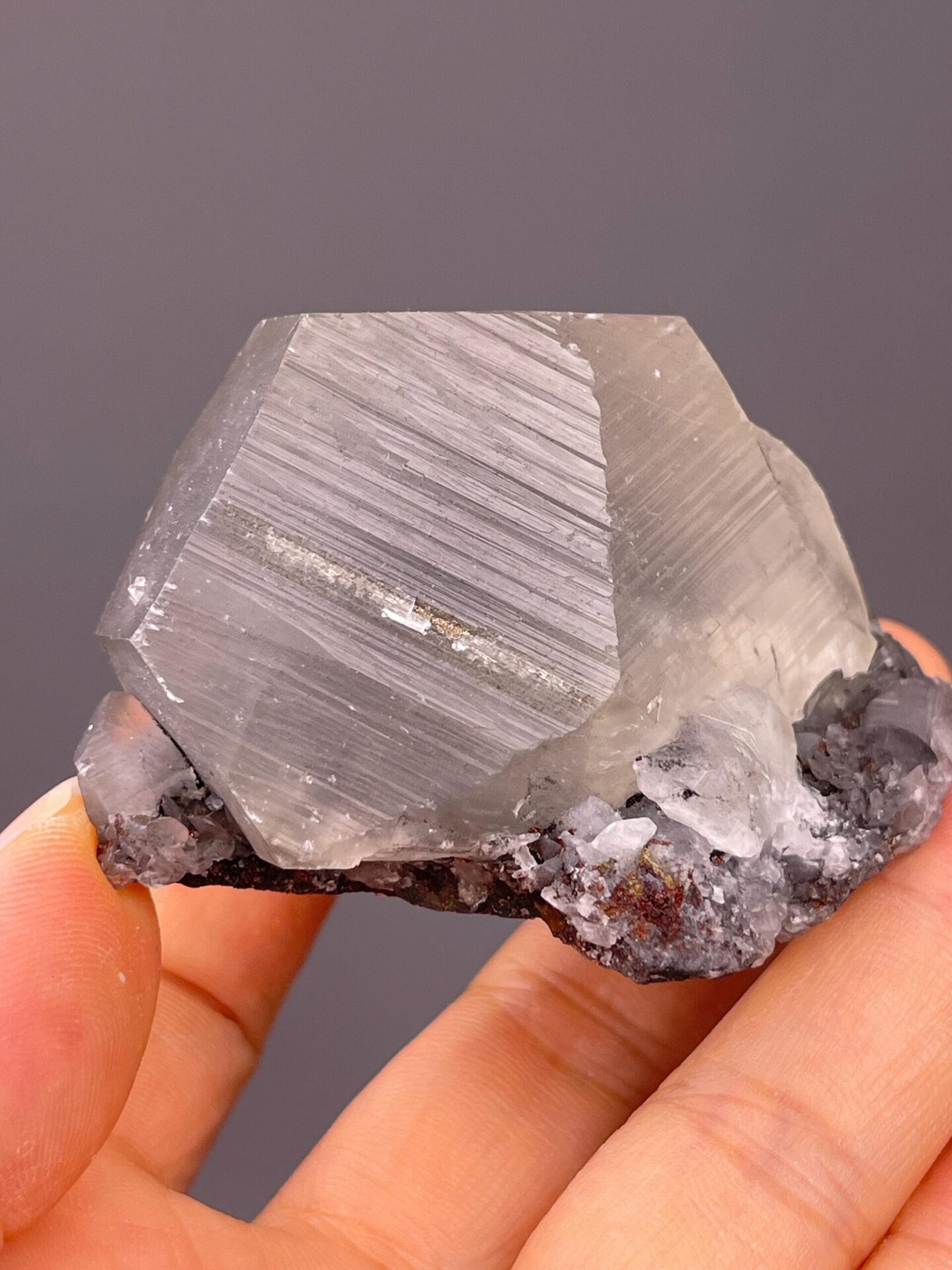 Front view of large etched rhombohedral calcite from Fujian