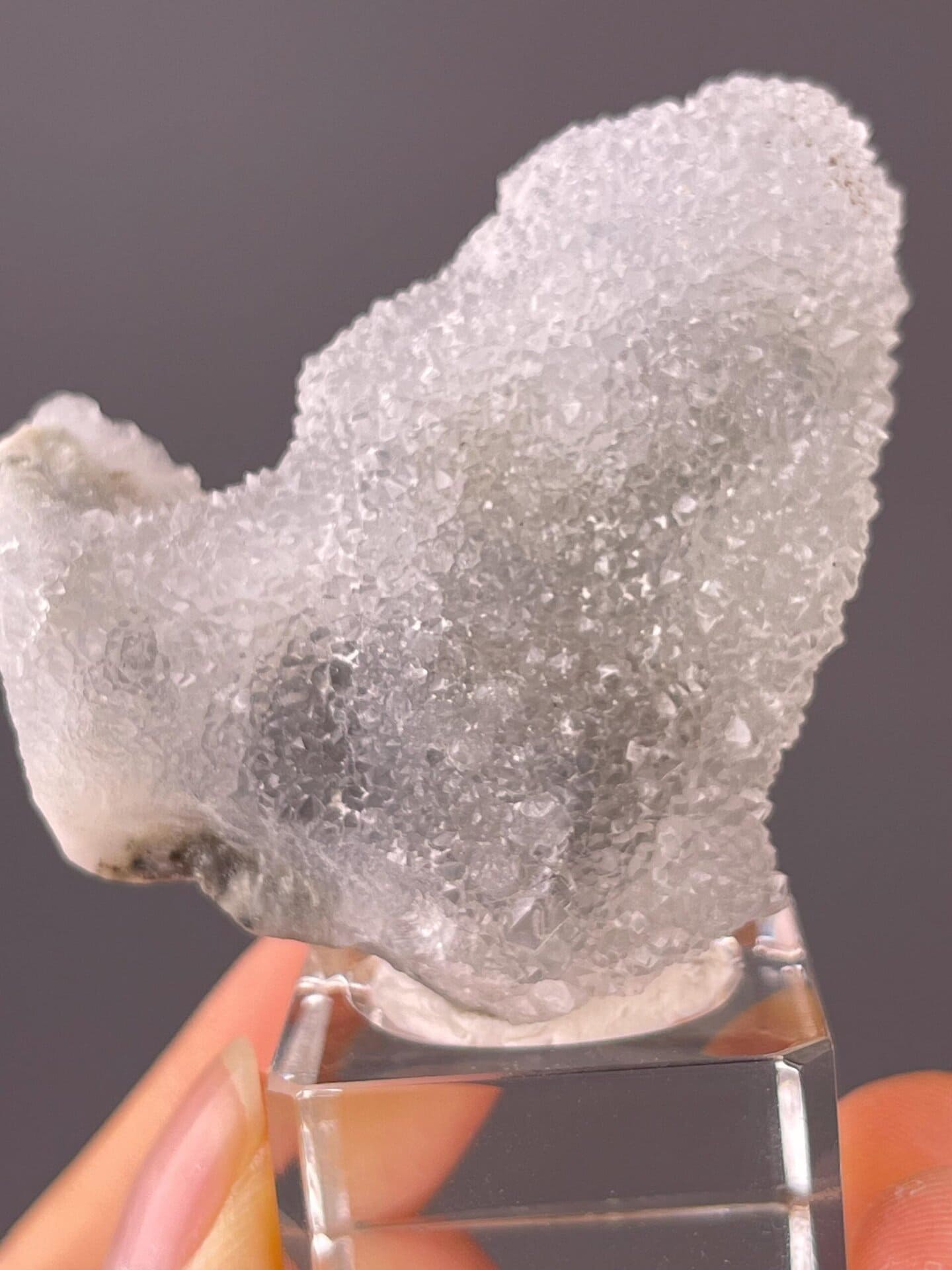 Side view of fluorite quartz cluster from Fujian