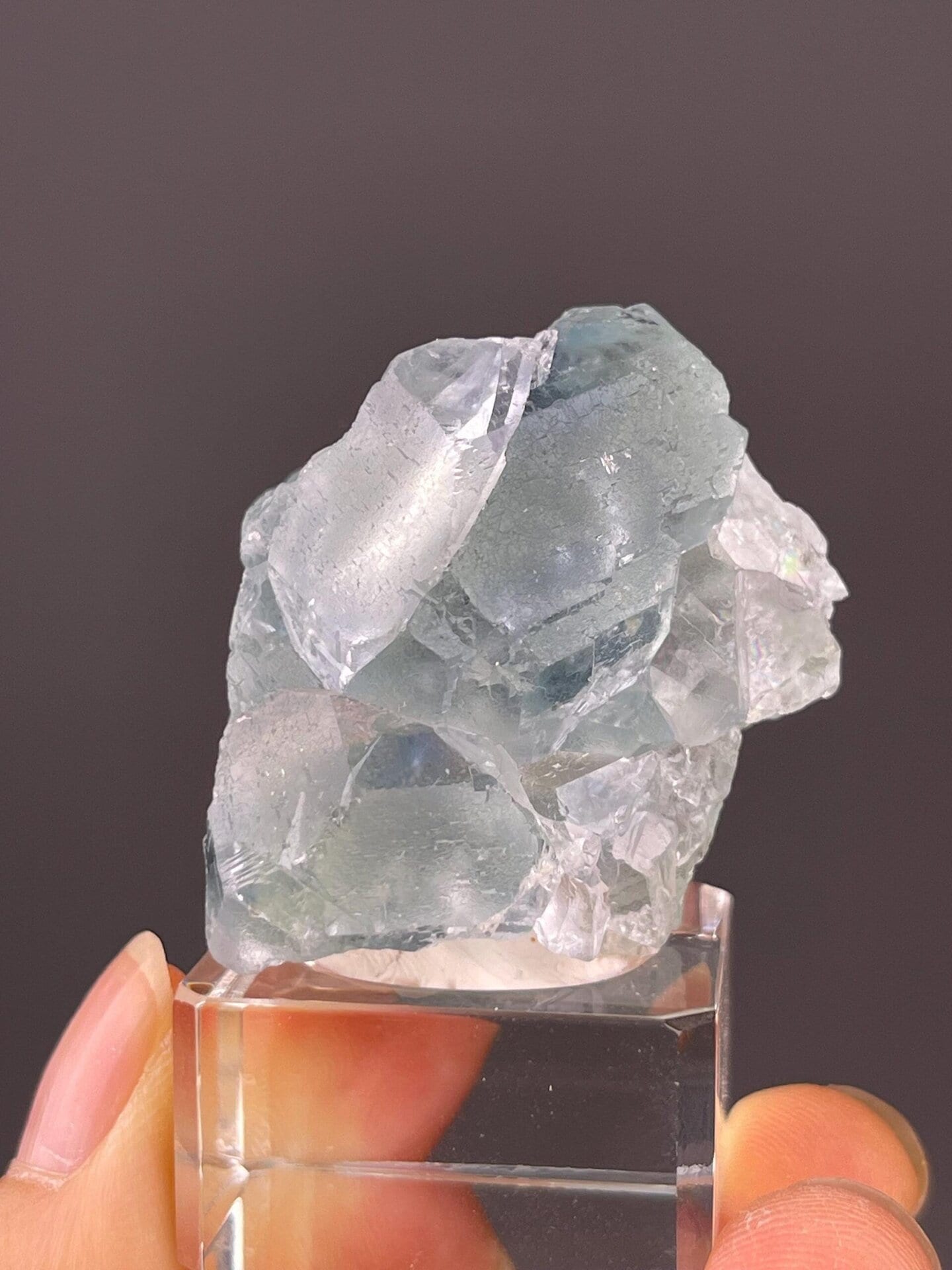 Side view of blue fluorite cluster, 1.6×1.3×1.1 in, Xianghualing