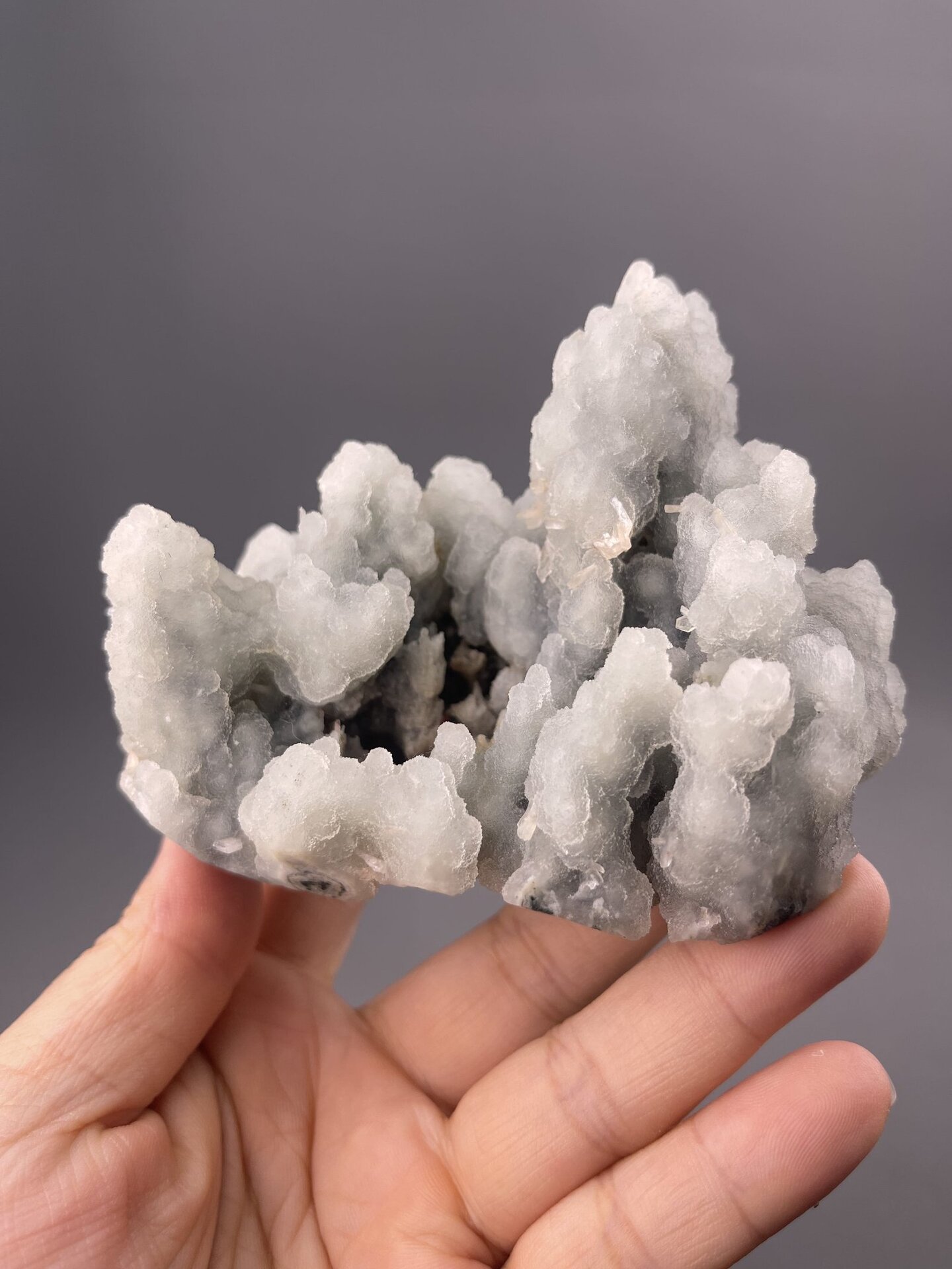 Globular quartz formation showing smooth rounded lobes, India, 10.6 g