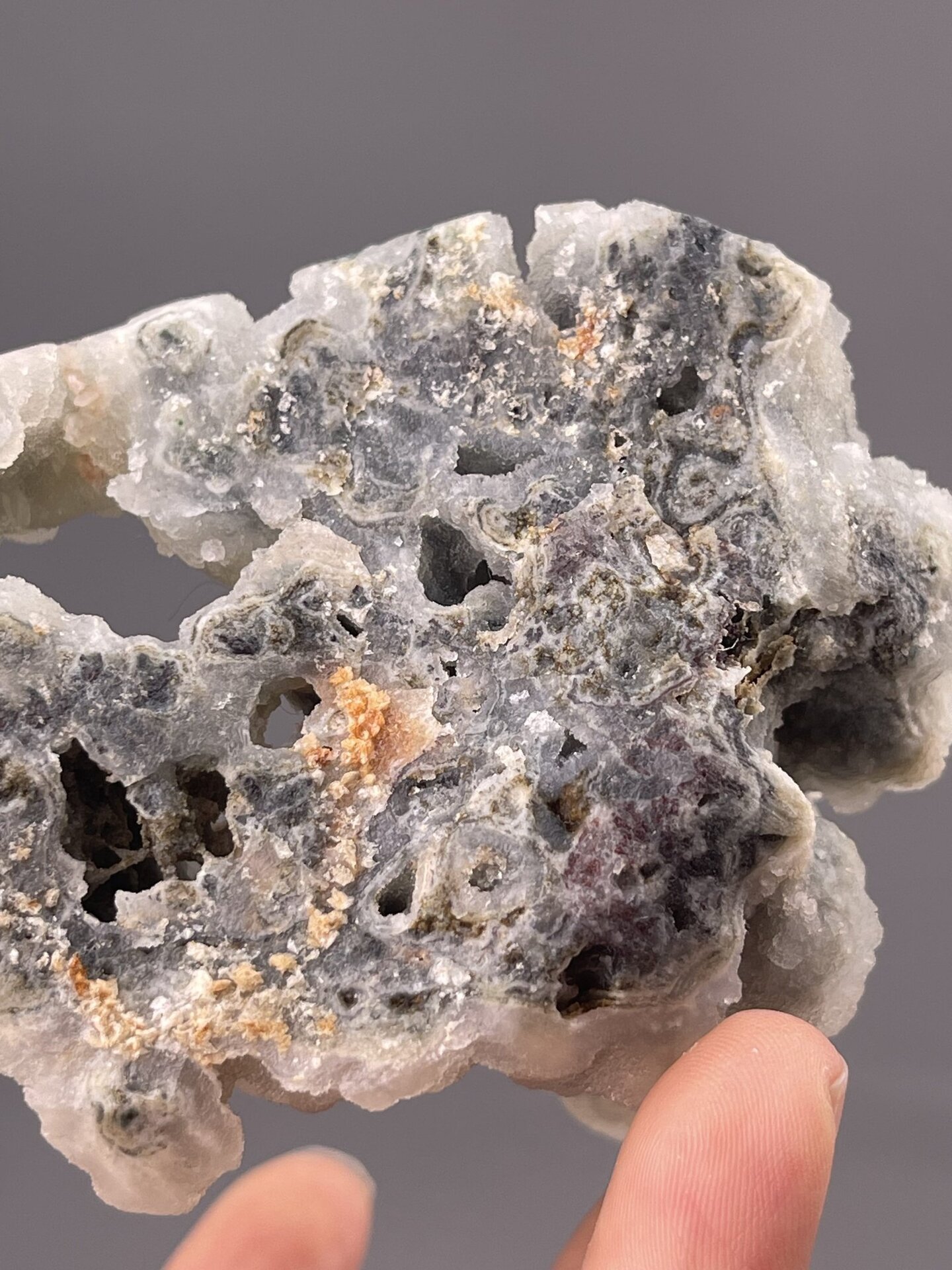Angled view of Parvati Valley quartz showing glittering surface texture