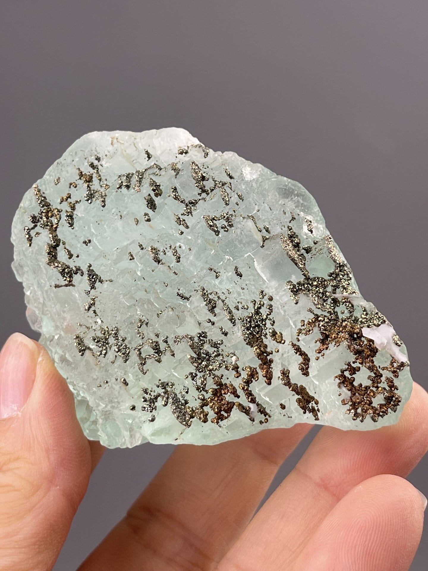Translucent Light Green Fluorite Cube from Yaogangxian Mine – lustre and transparency detail