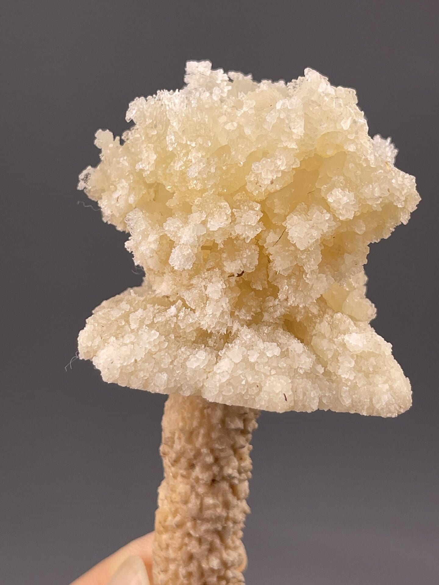 SiO₂ trigonal quartz with druzy cap, Mohs 7, Yunnan Province