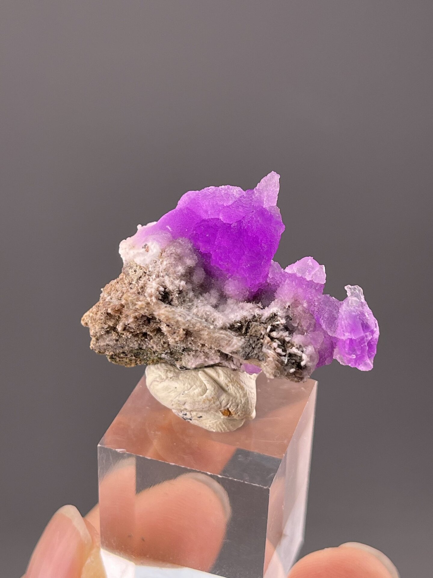 Top view of rhodochrosite showing fibrous crystal arrangement